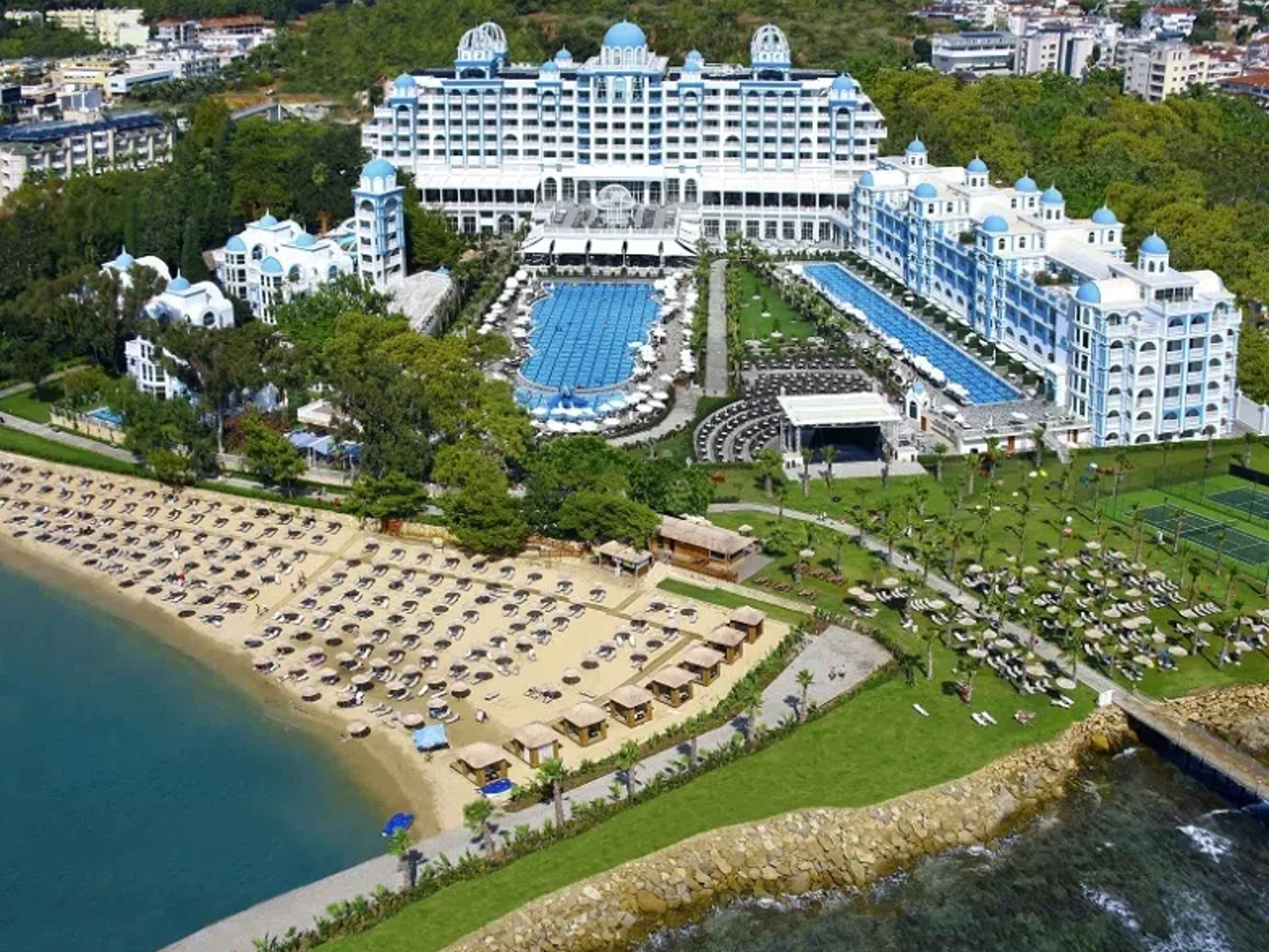 Rubi Platinum Spa Resort & Suites