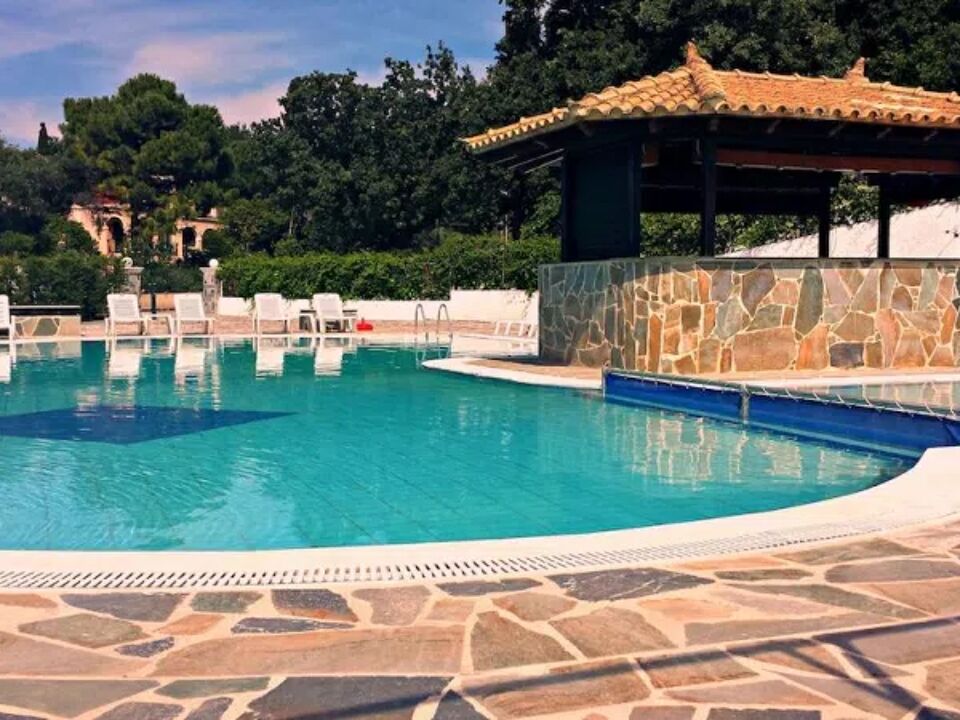 Louis Apostolata Island Resort