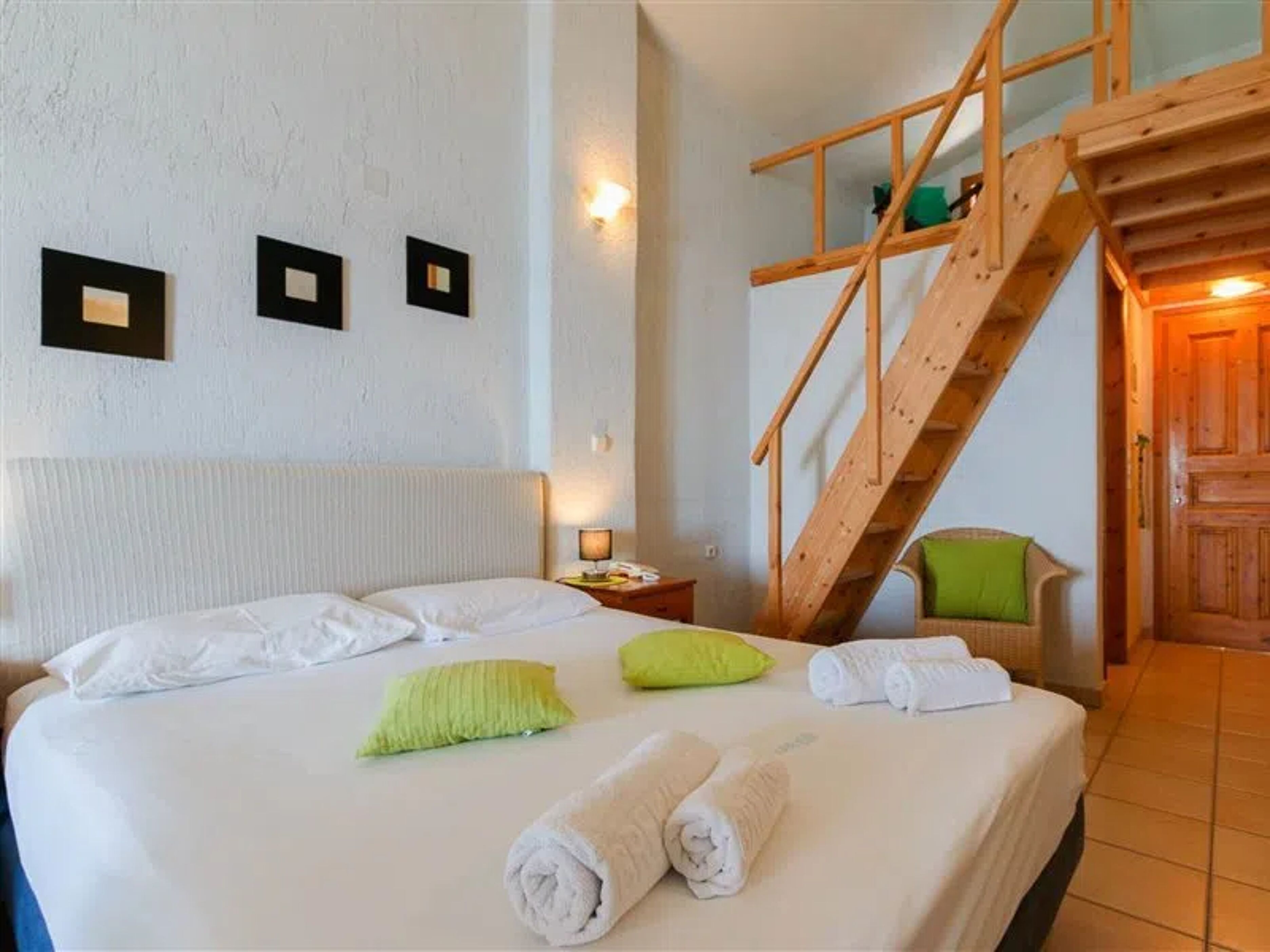 Grekis Hotel and Apartments