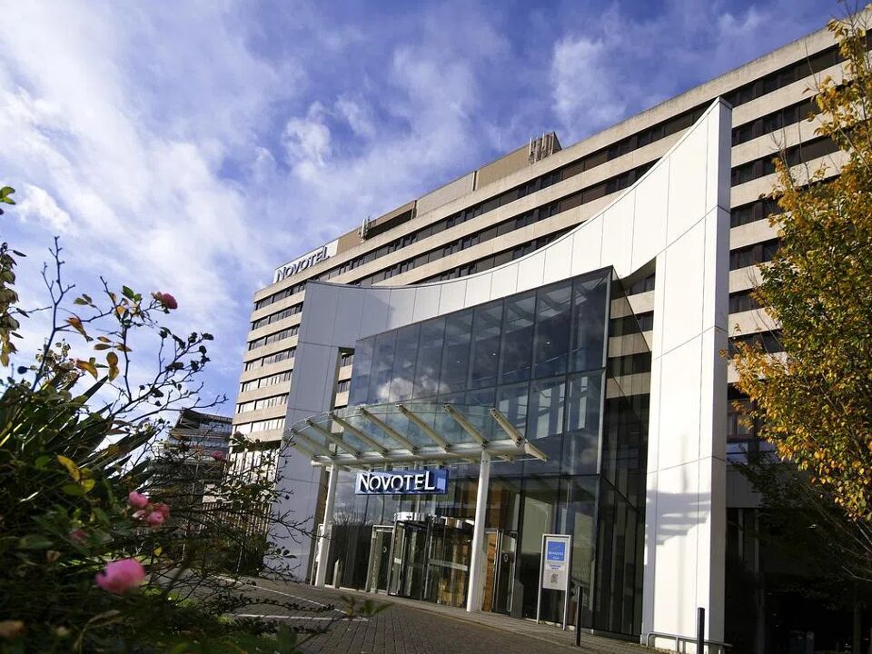 Novotel London West