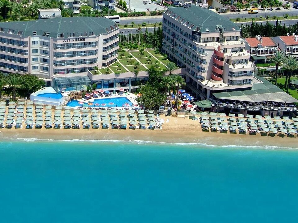 Aska Just In Beach