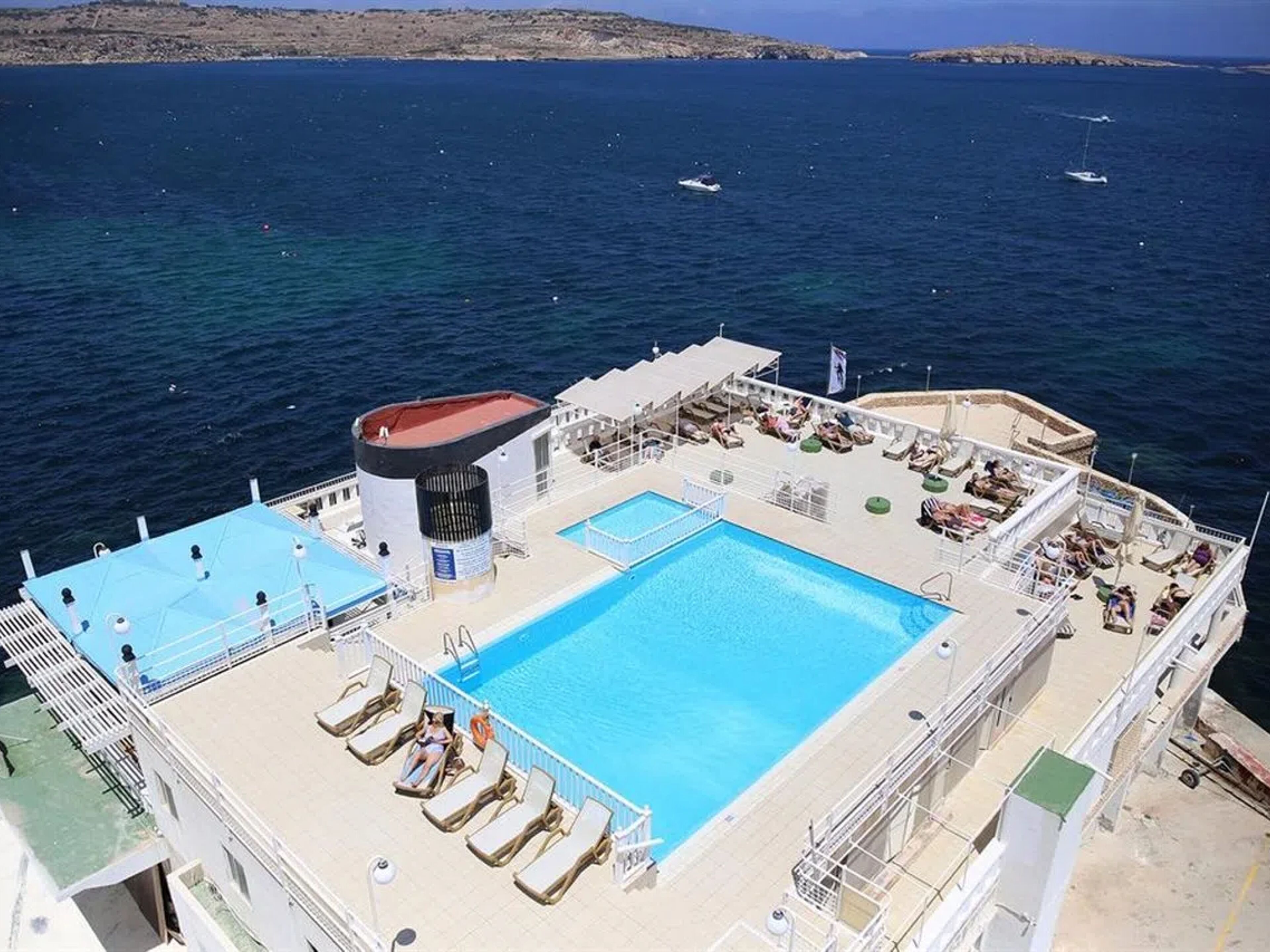 Gillieru Harbour Hotel