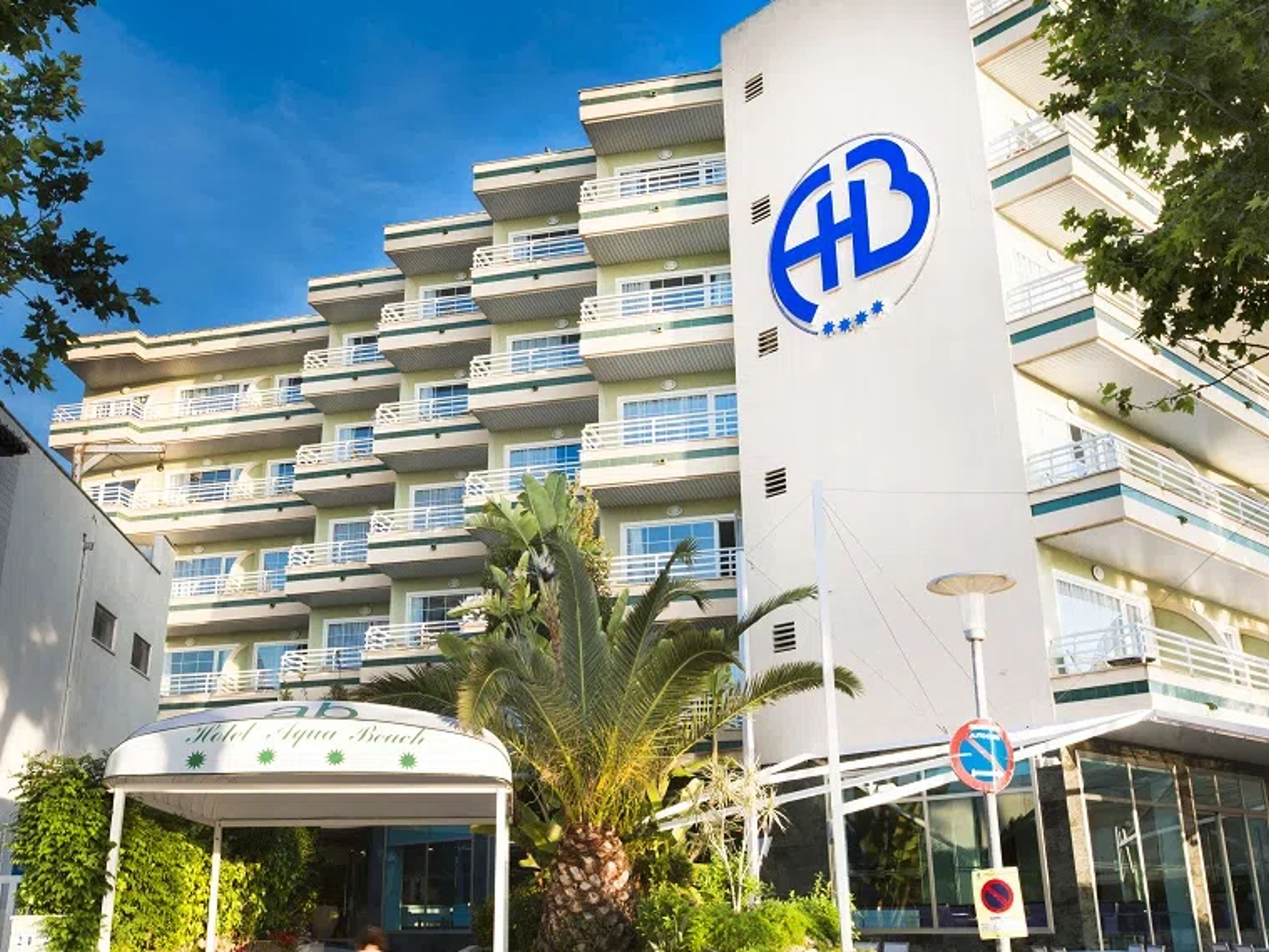 Agua Beach Hotel