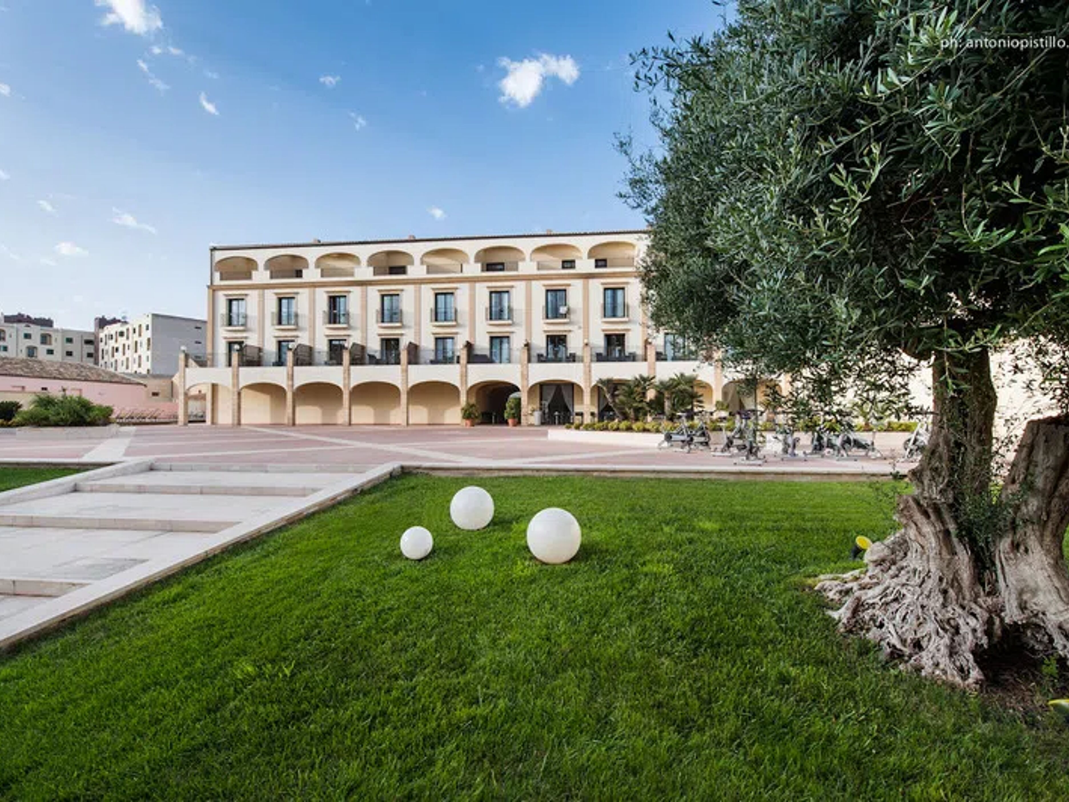 Mahara Hotel & Wellness