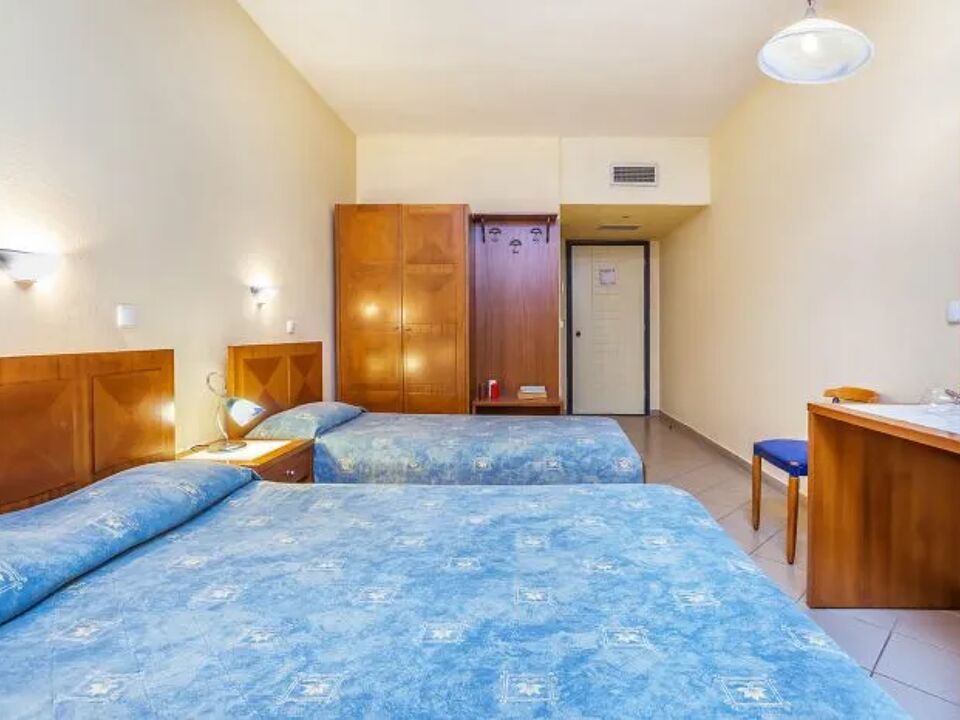 Atrium Hotel