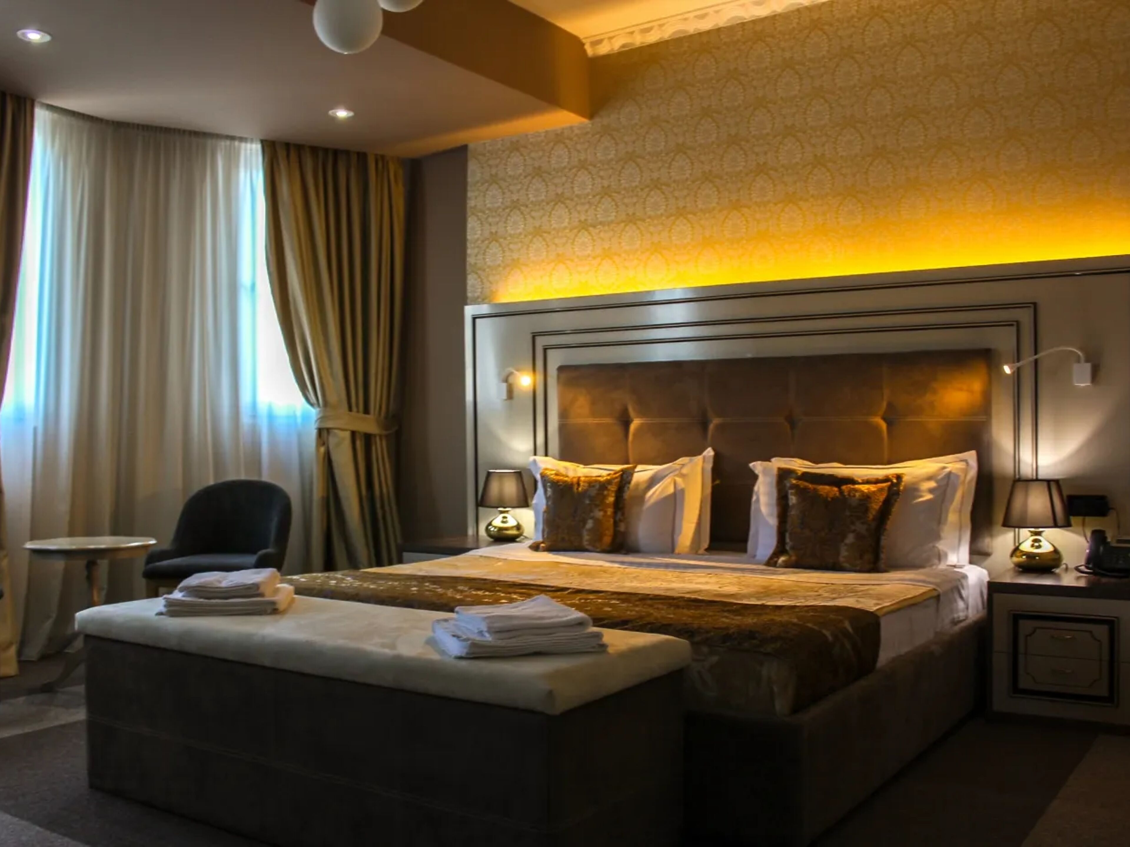 Hotel Deluxe