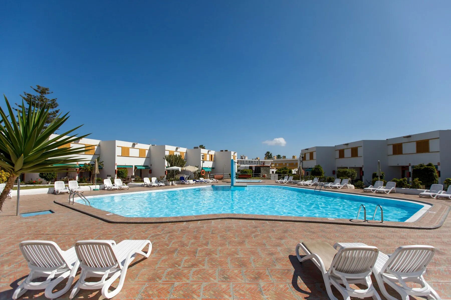 las-brisas