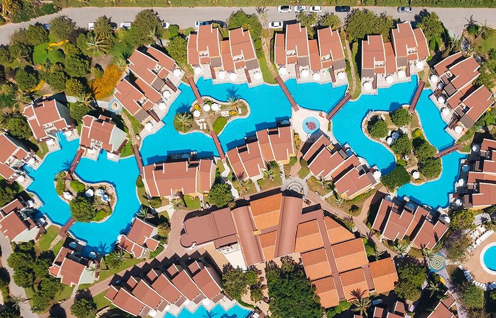 selectum-family-resort-side
