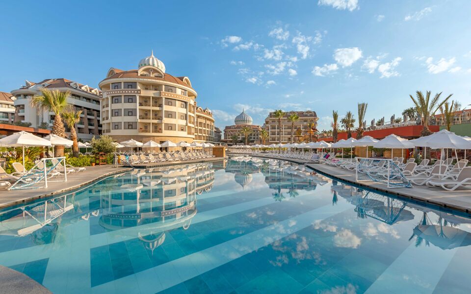 Kirman Belazur Resort & Spa