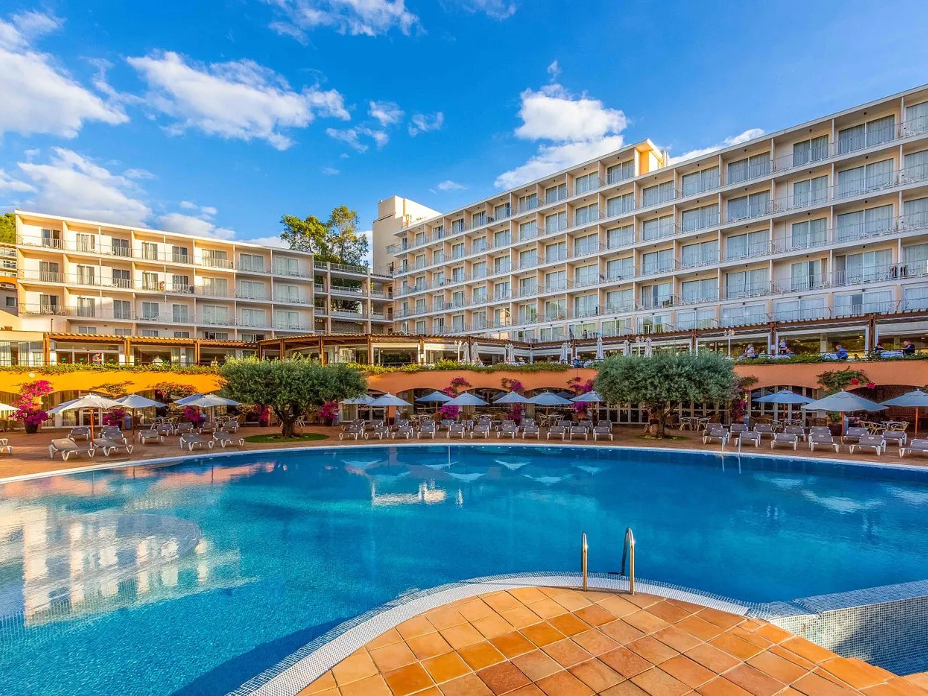 Valentin Grand Park Suite Hotel