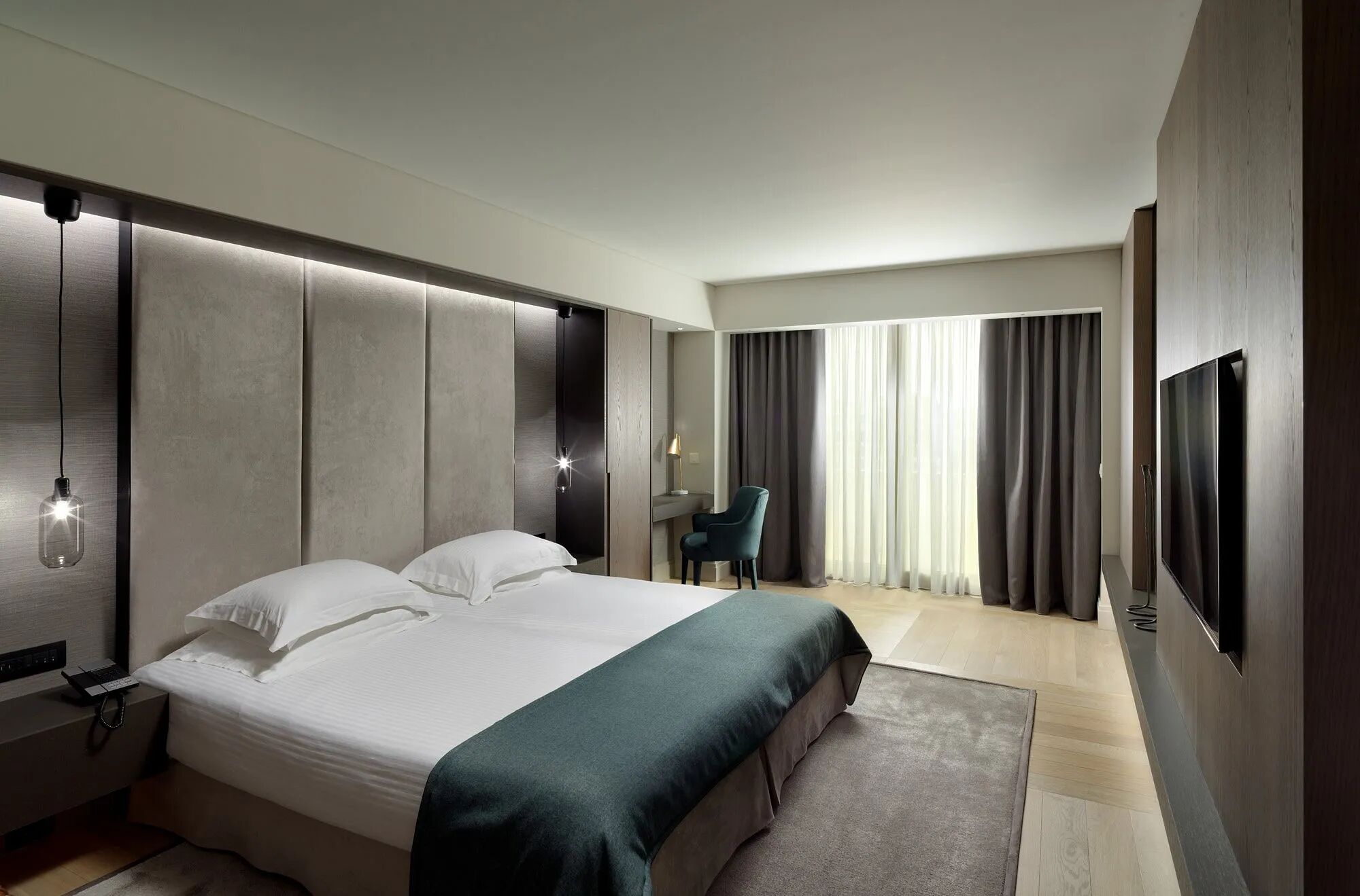 njv-athens-plaza