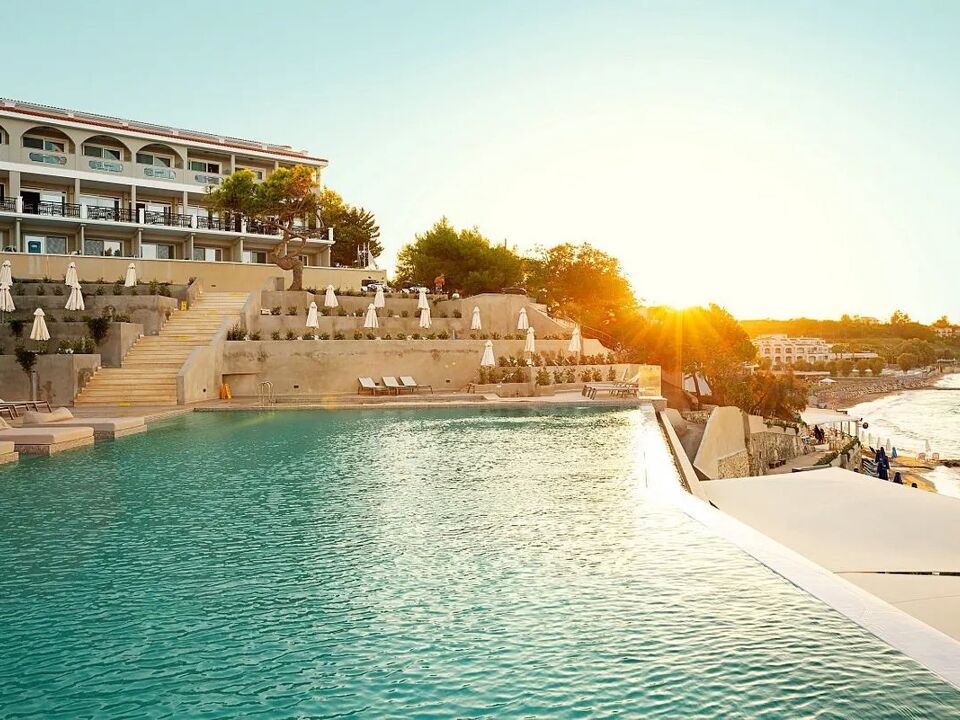 Alexandra Beach Resort & Spa