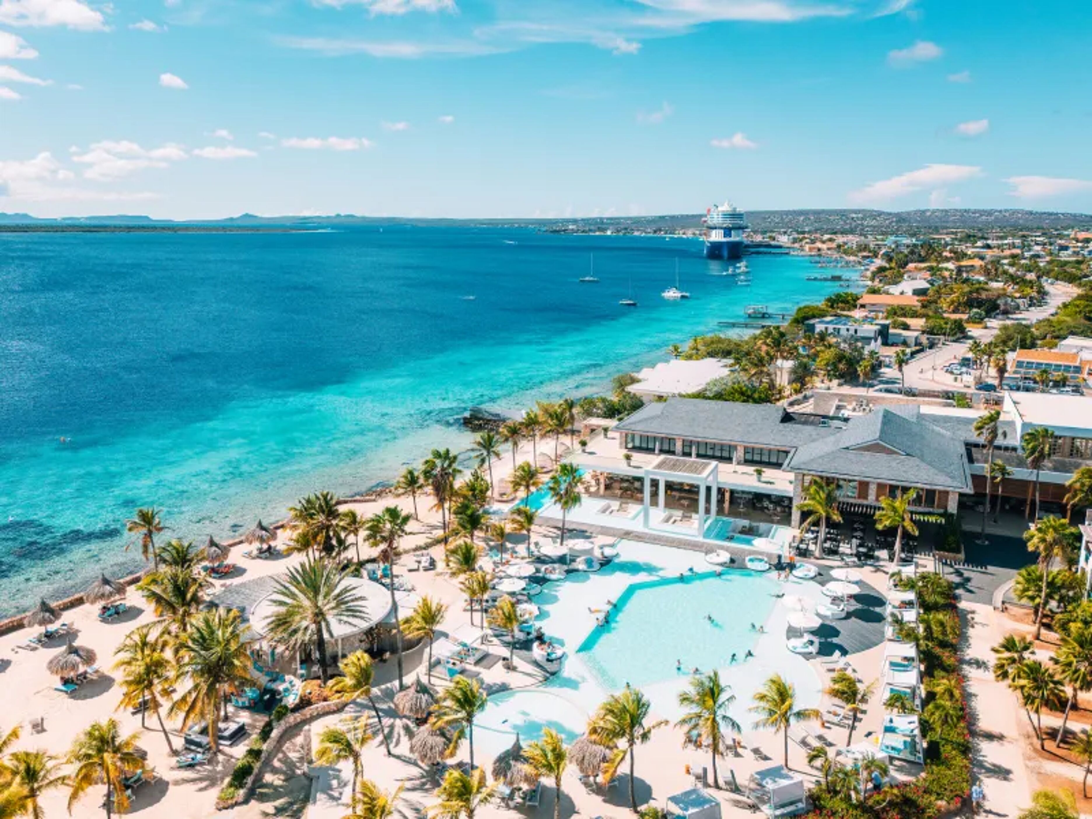 Van der Valk Plaza Beach & Dive Resort