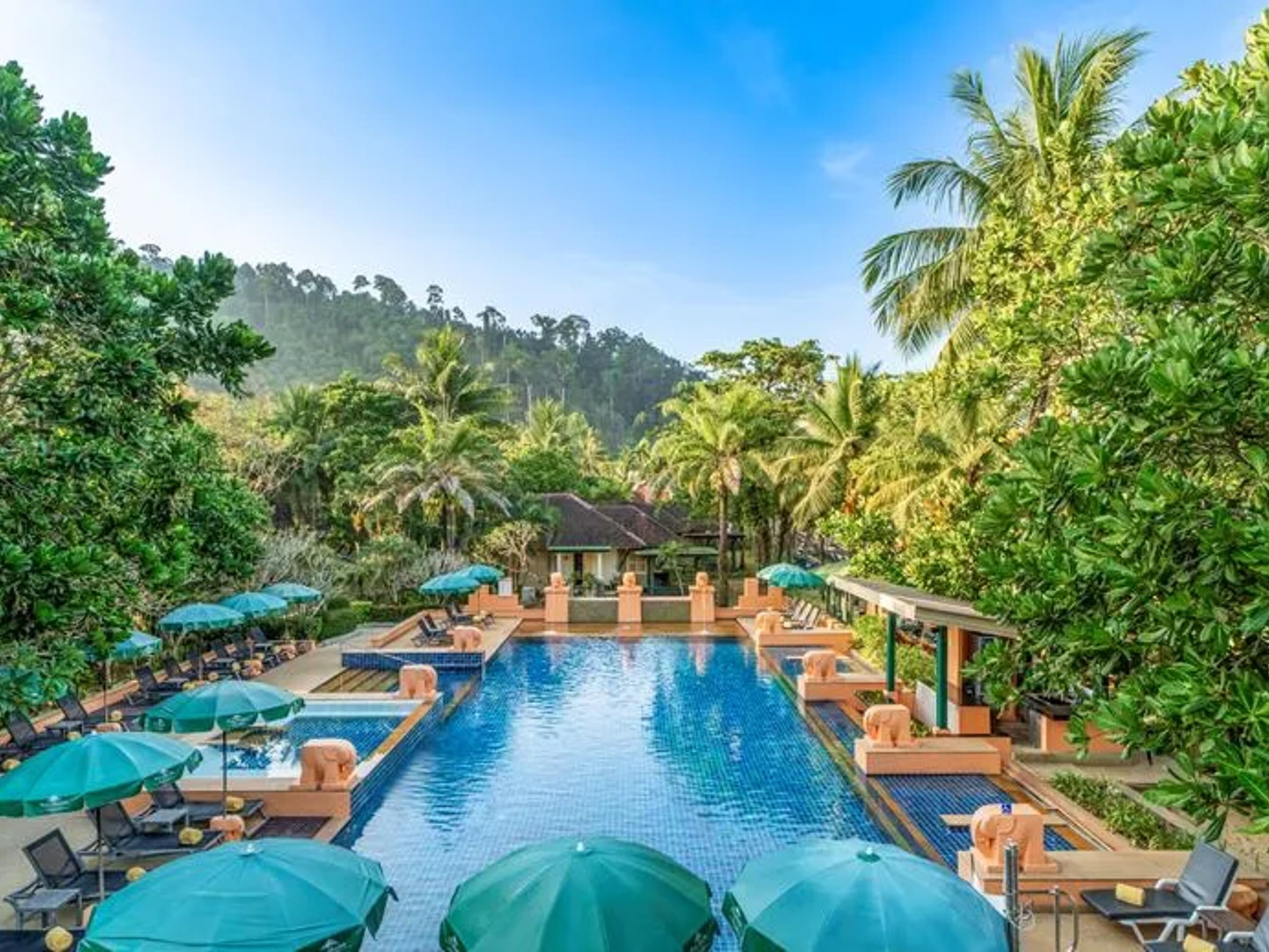Baan Khaolak Resort