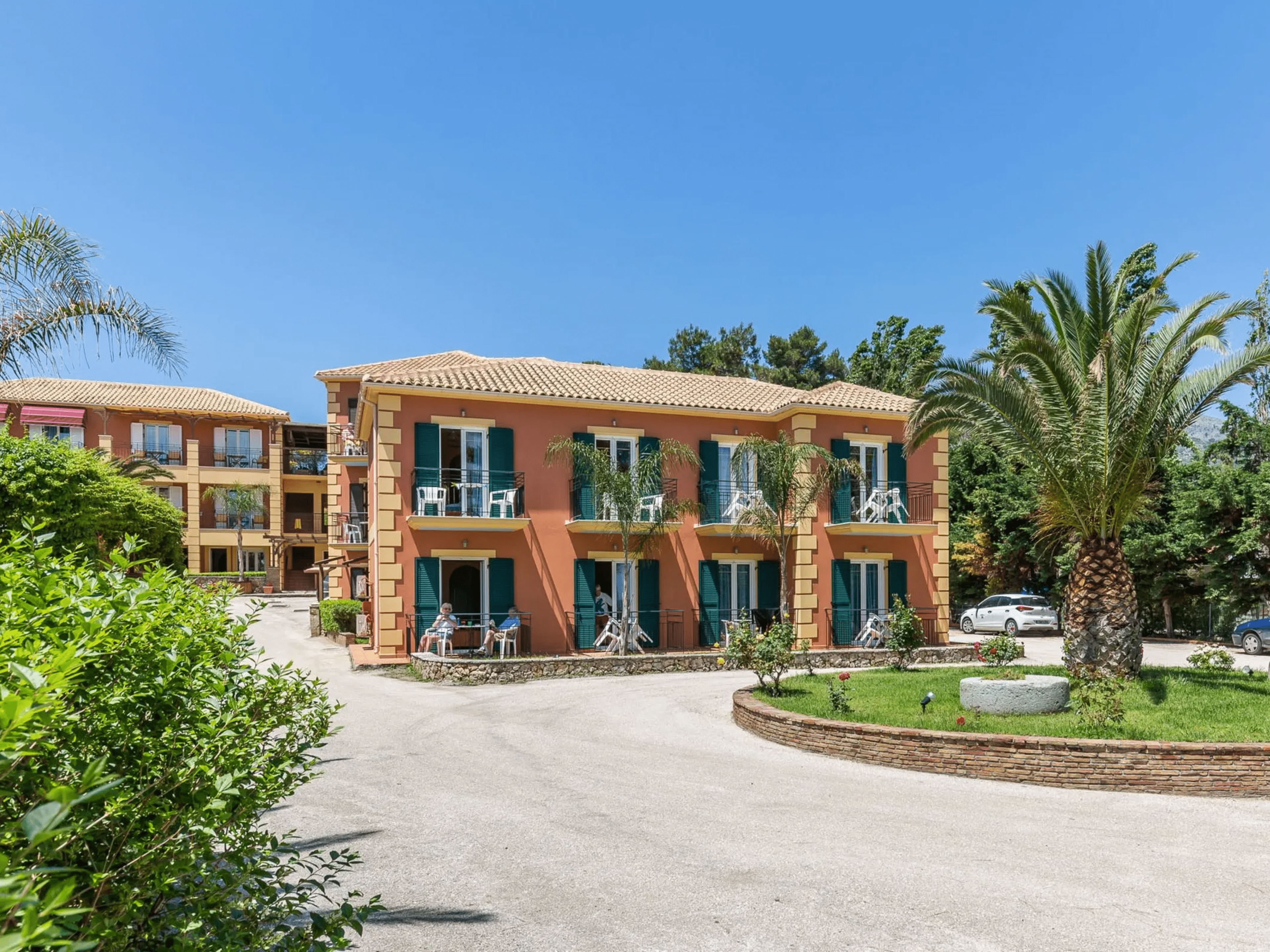 Makis Hotel