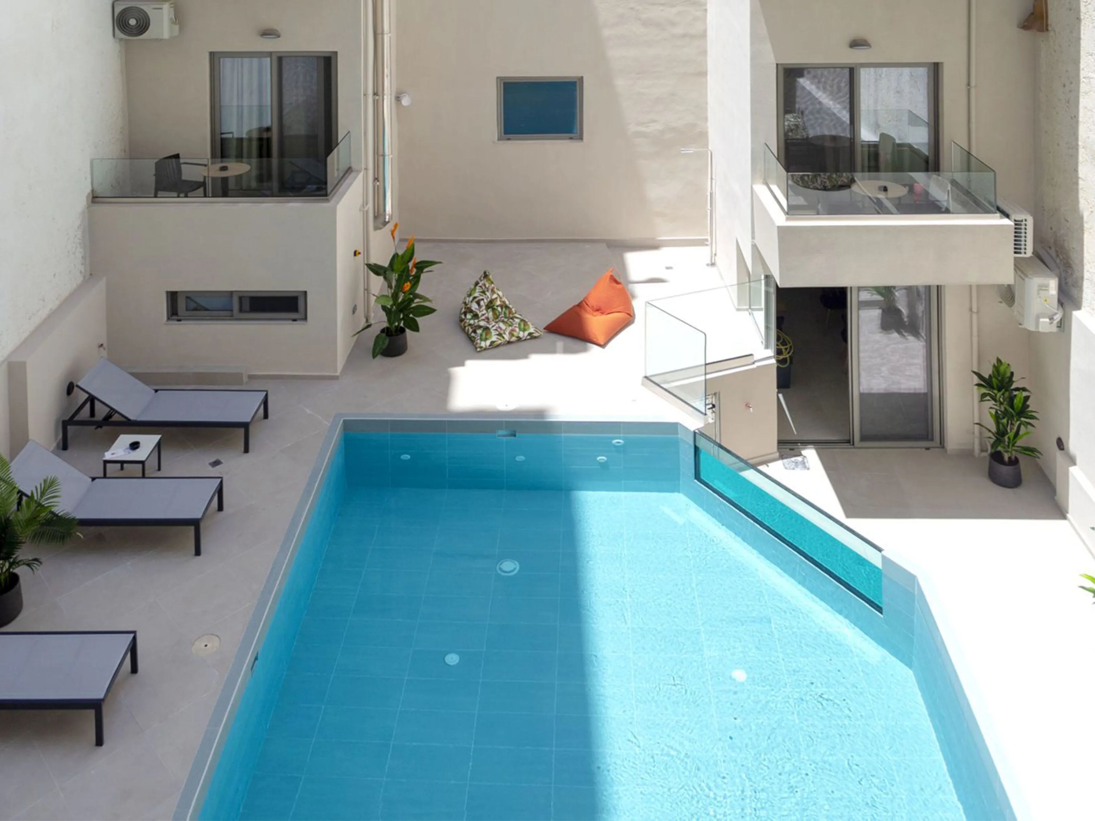 The City Hotel & Suites