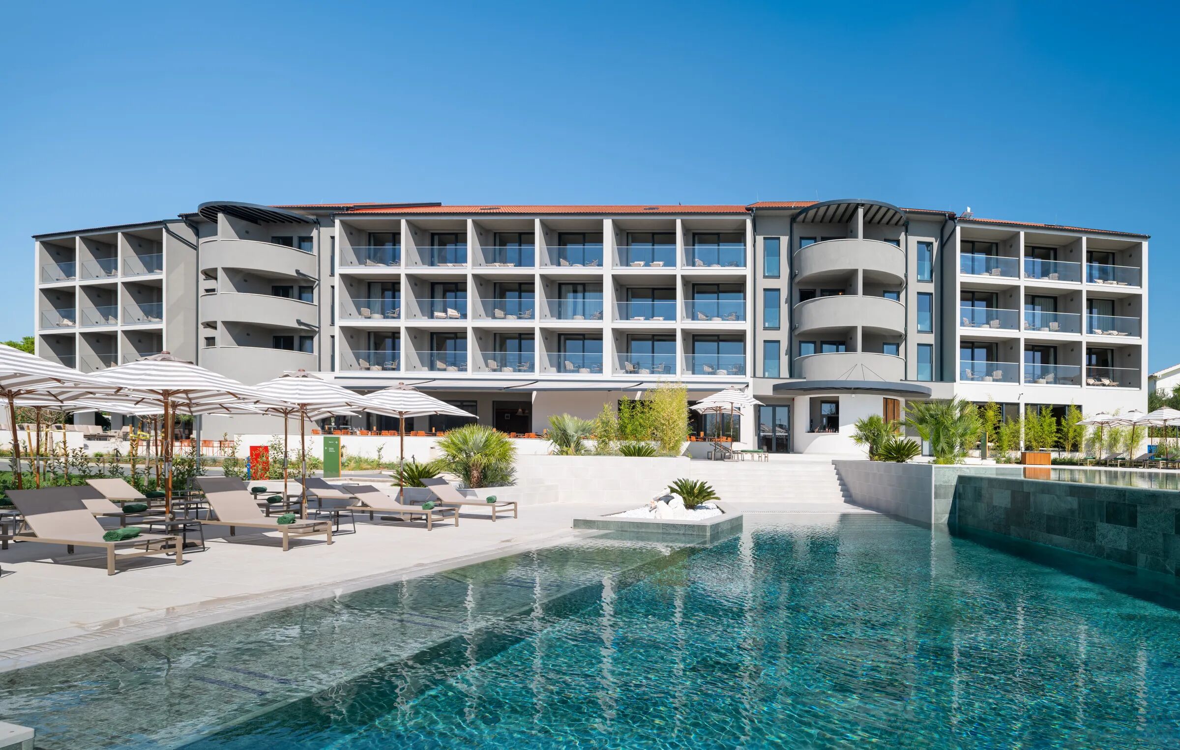 molum-hotel-residences