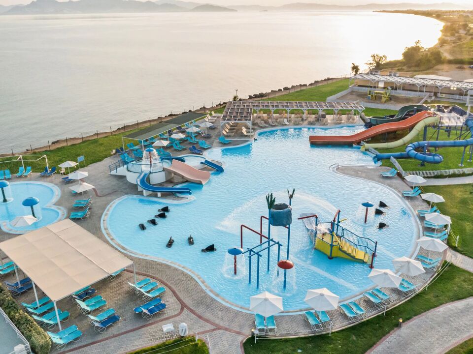 White Olive Marine Aquapark Resort
