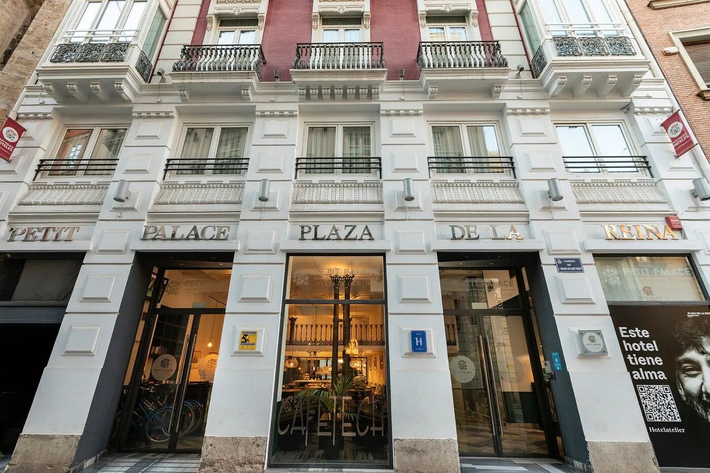 petit-palace-plaza-de-la-reina