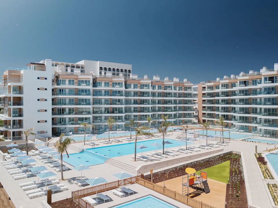Dom Pedro Residences