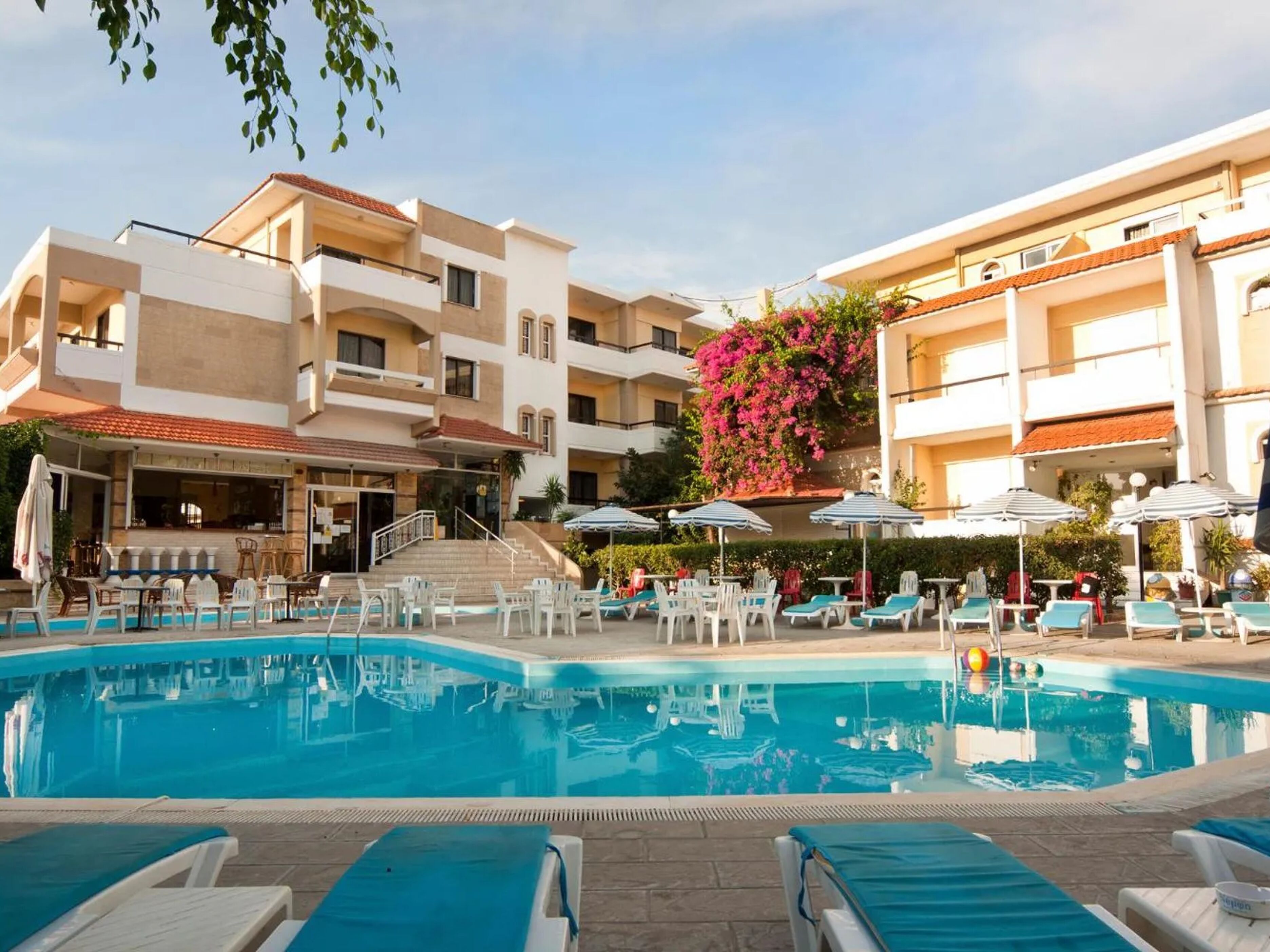 Kassandra Family Aparthotel