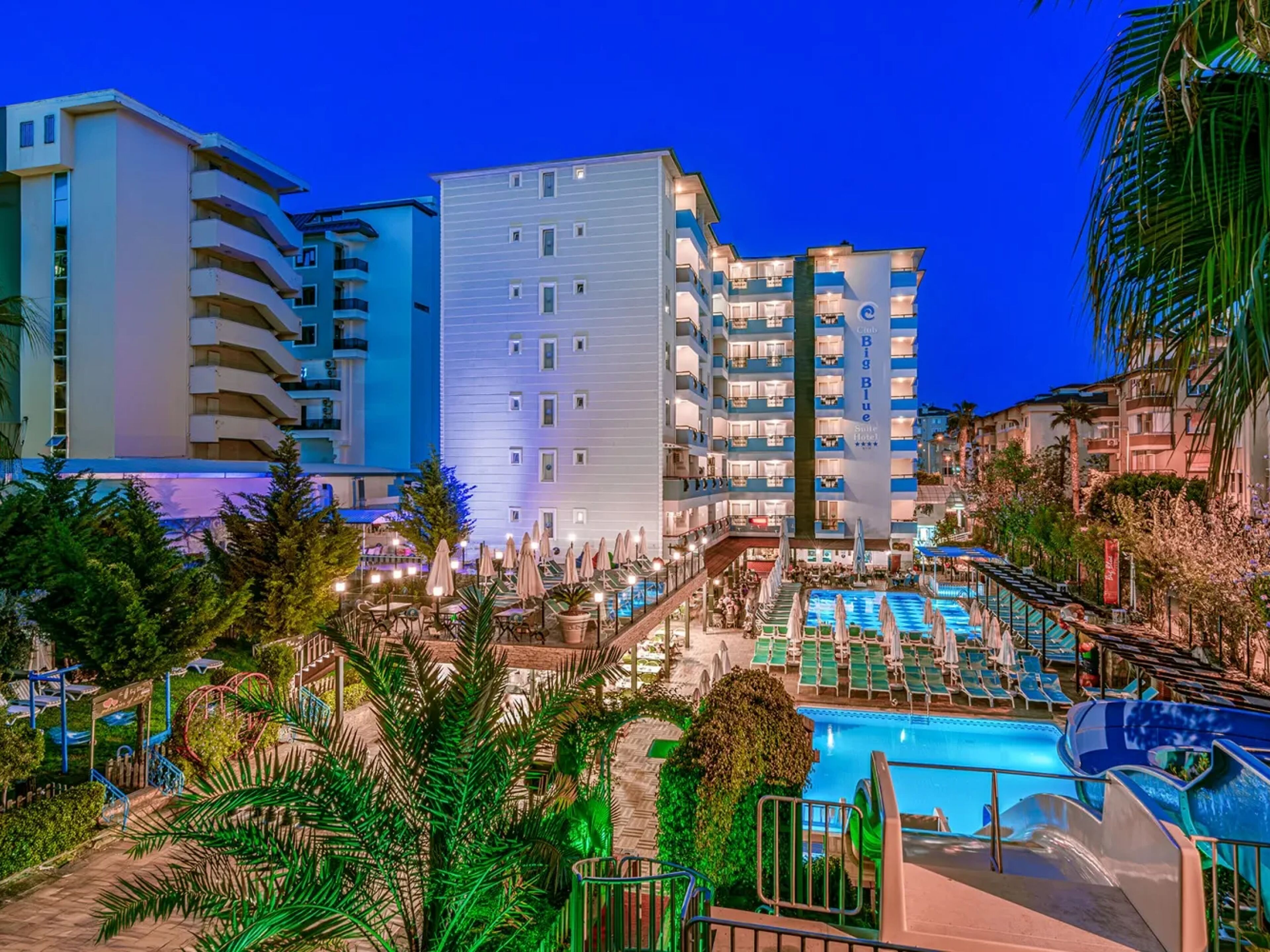Club Big Blue Suite Hotel