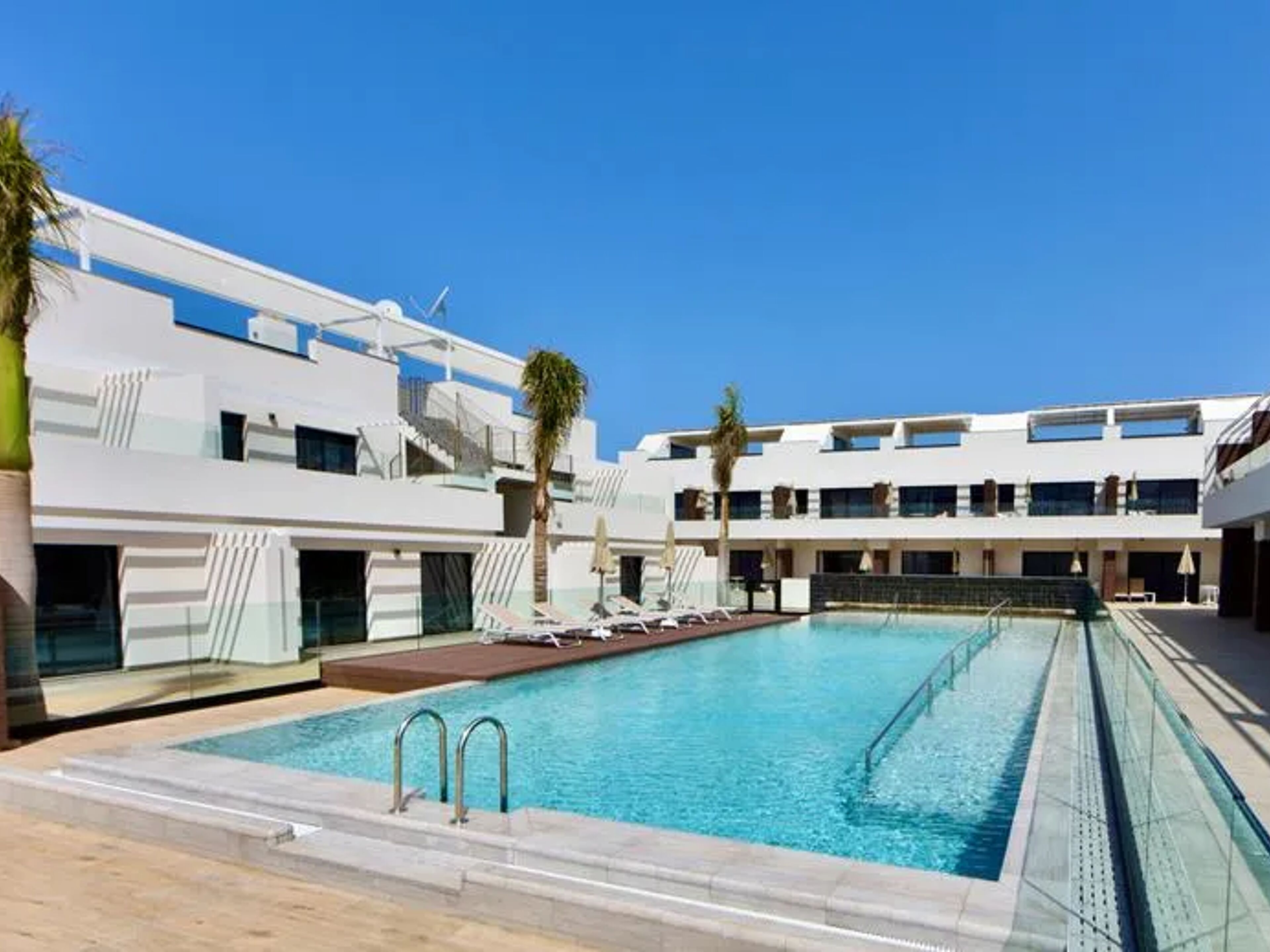 Esmeralda Cotillo Homes by Livvo