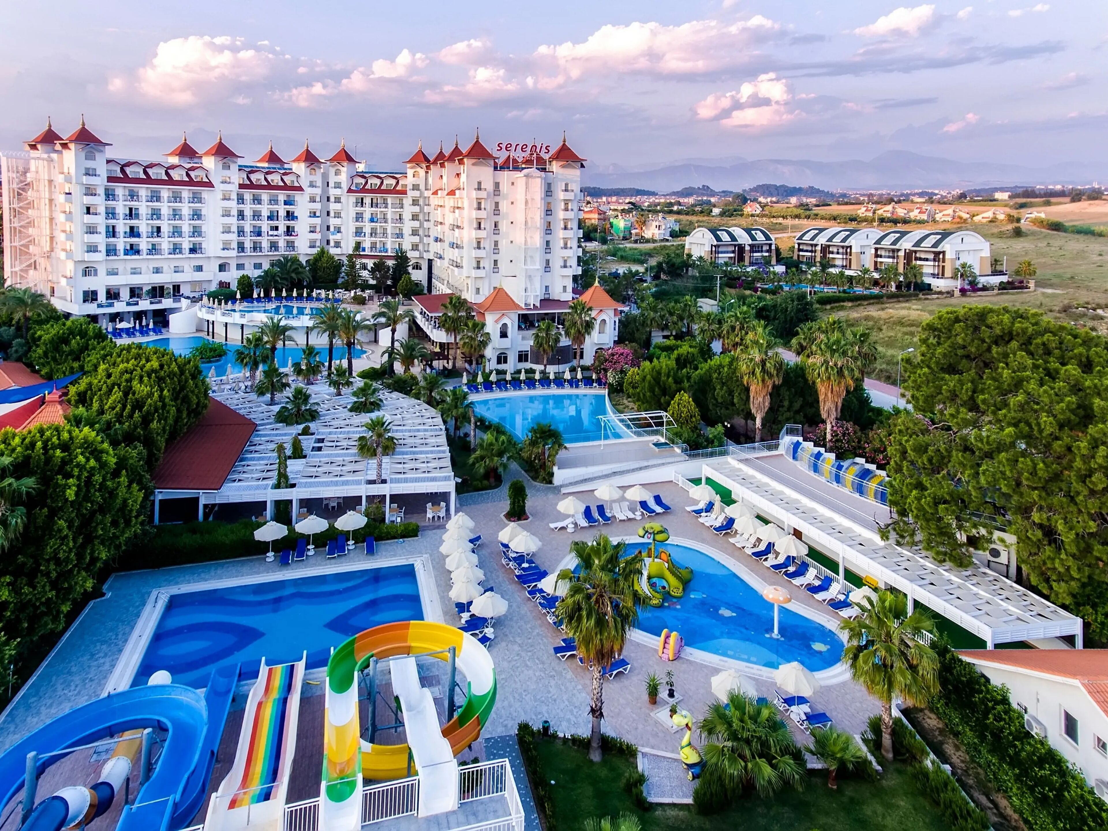 Serenis Hotel