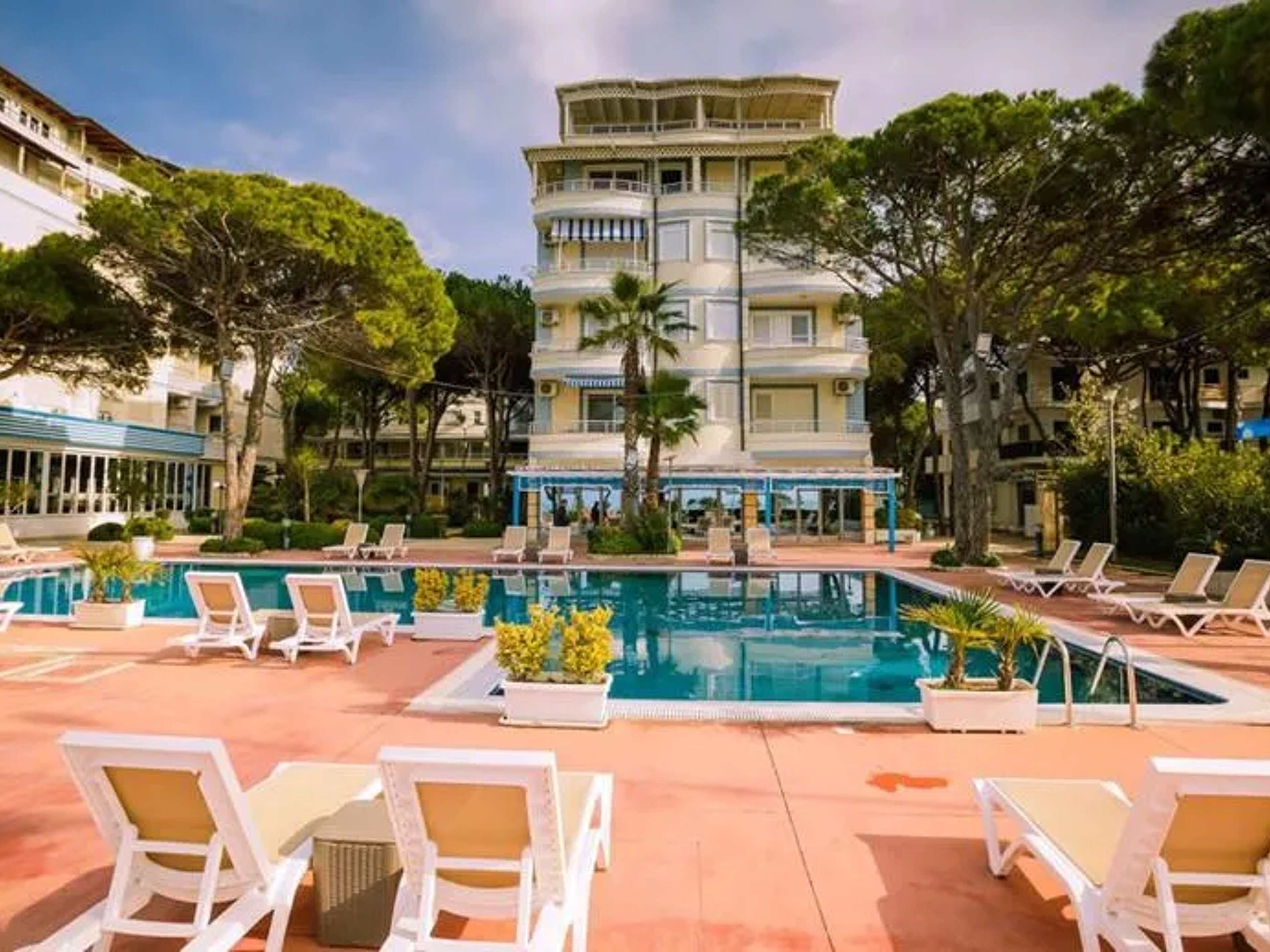 Fafa Beach Hotel