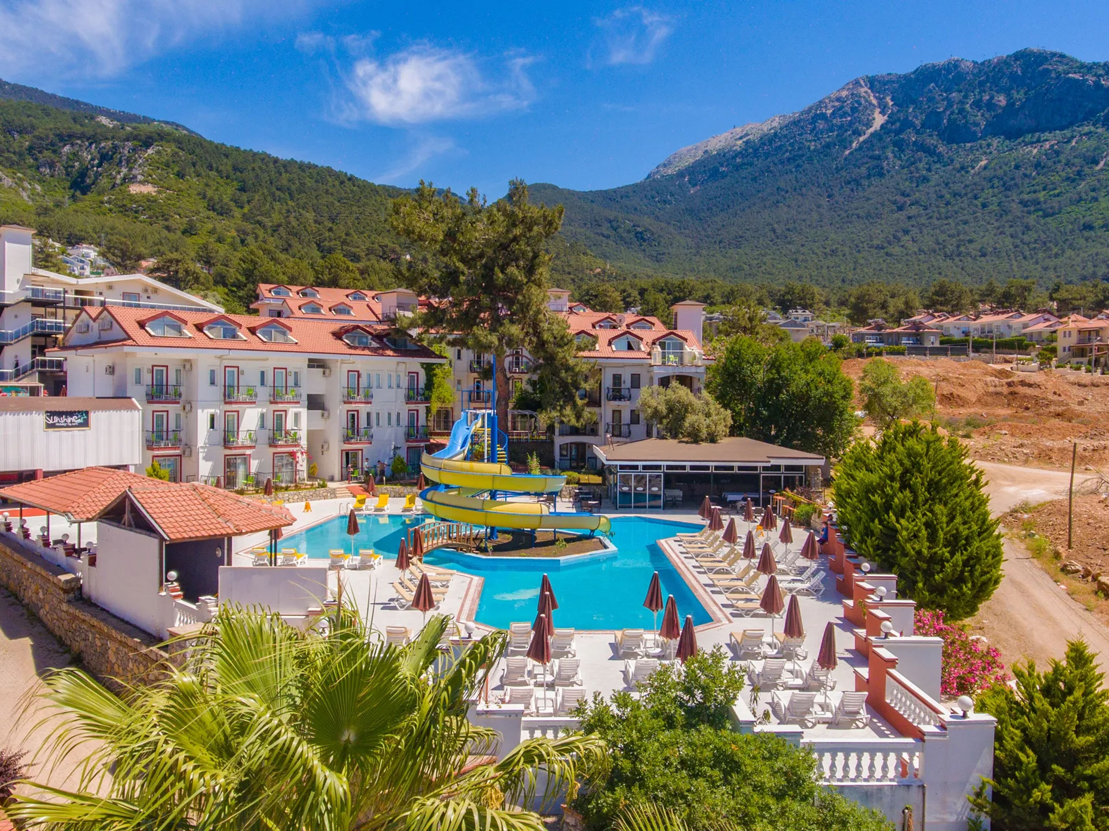 Sunshine Holiday Resort