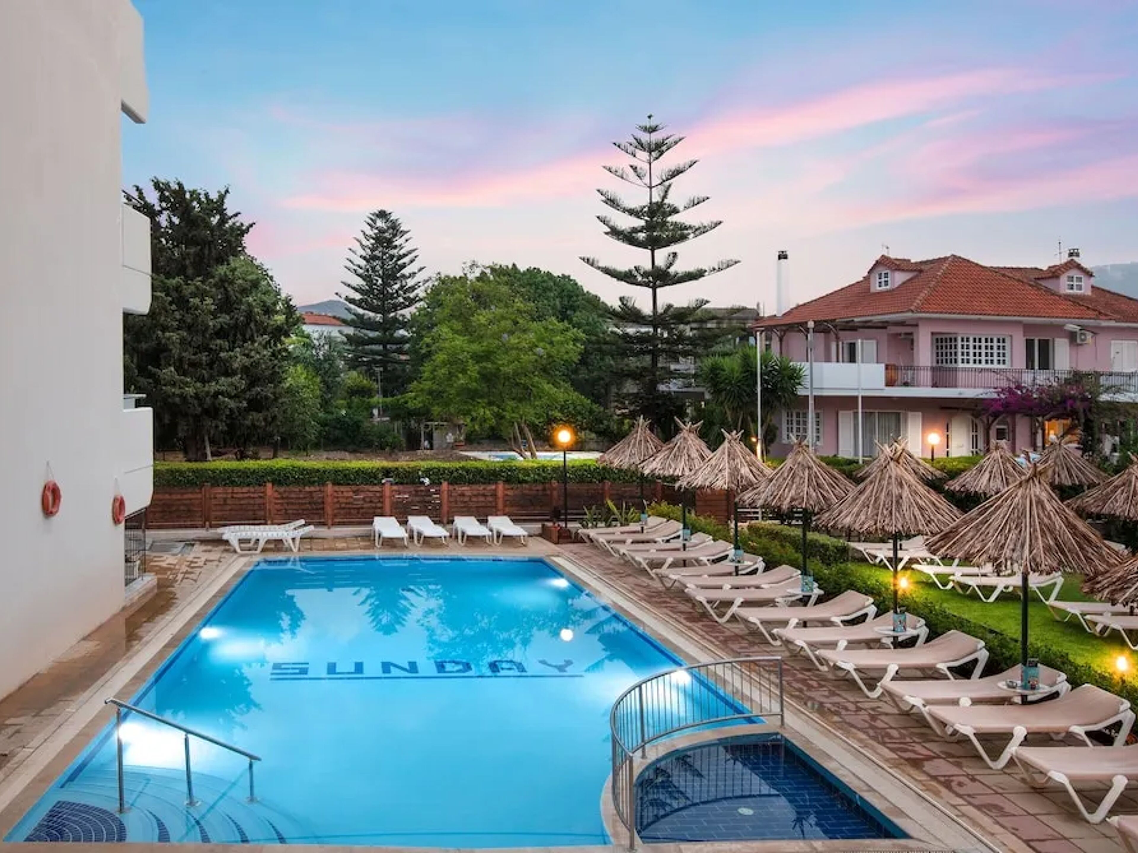 Sunday Hotel