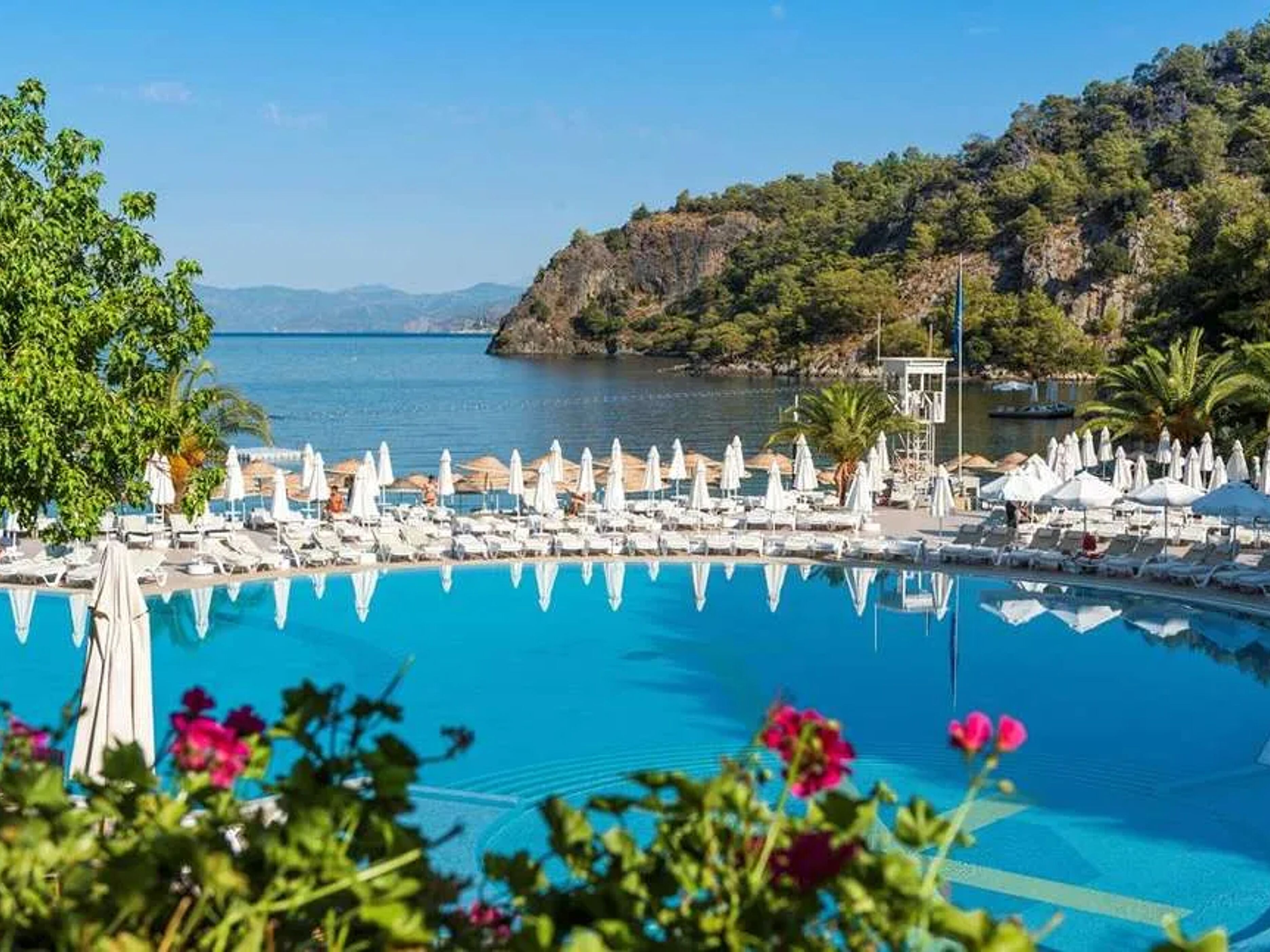 Hillside Beach Club