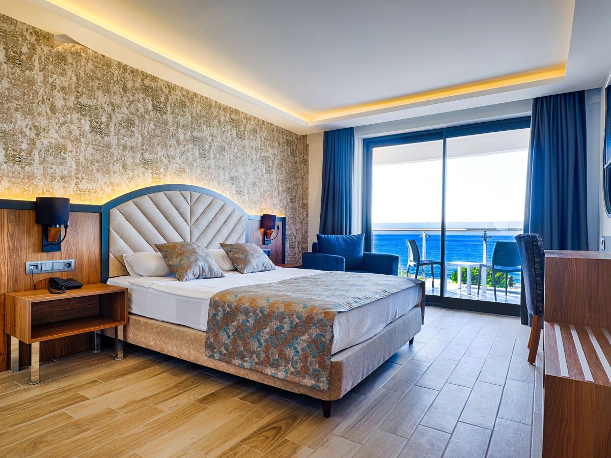 grand-uysal-beach-spa-hotel
