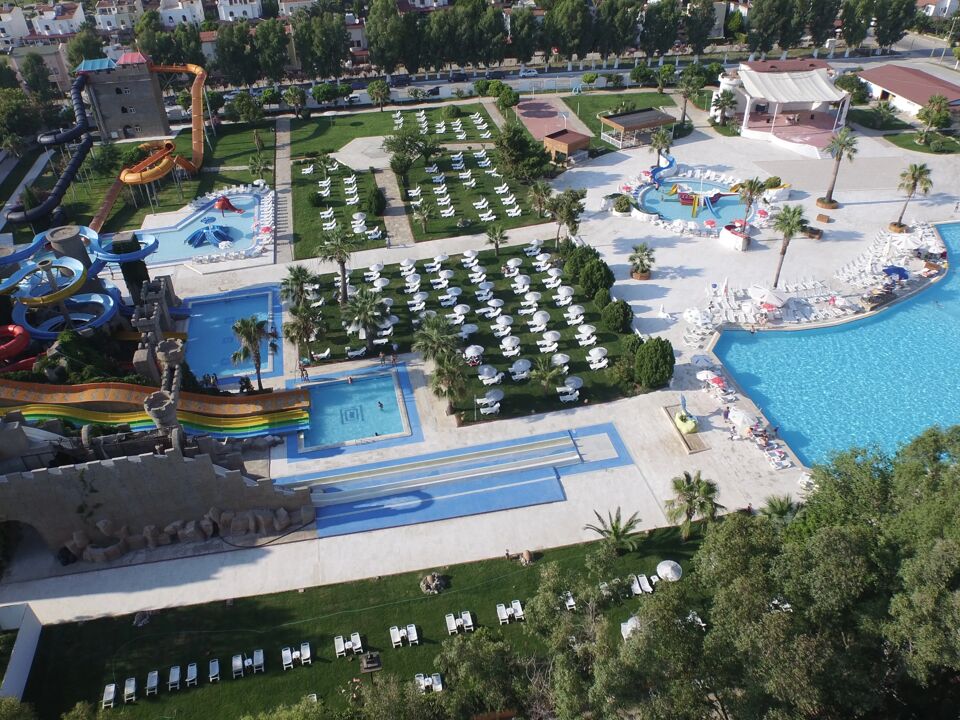 Risus Beach Resort Hotel