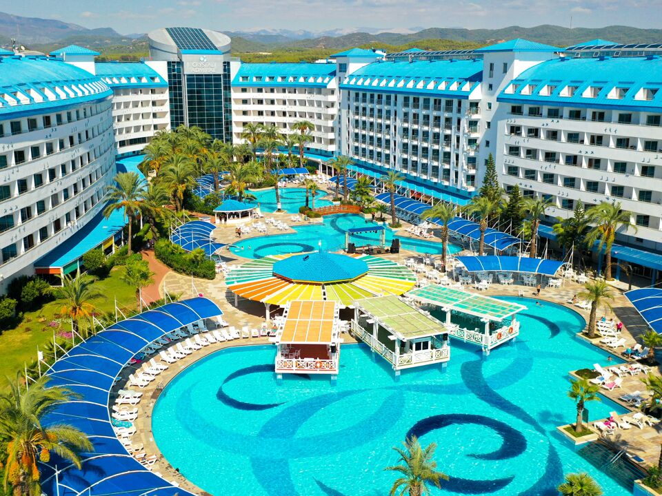 Crystal Admiral Resort Suites & Spa