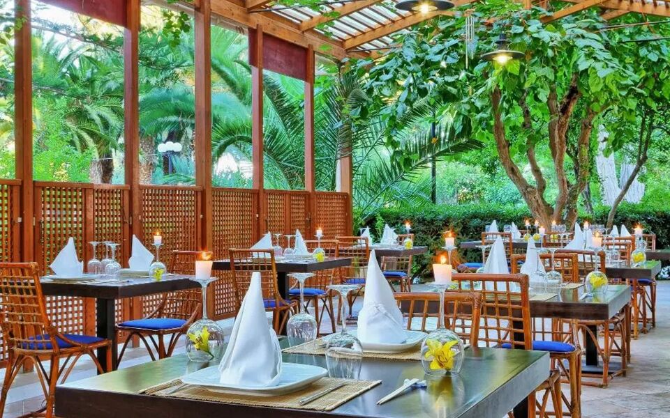 Apollonia Resort & Spa