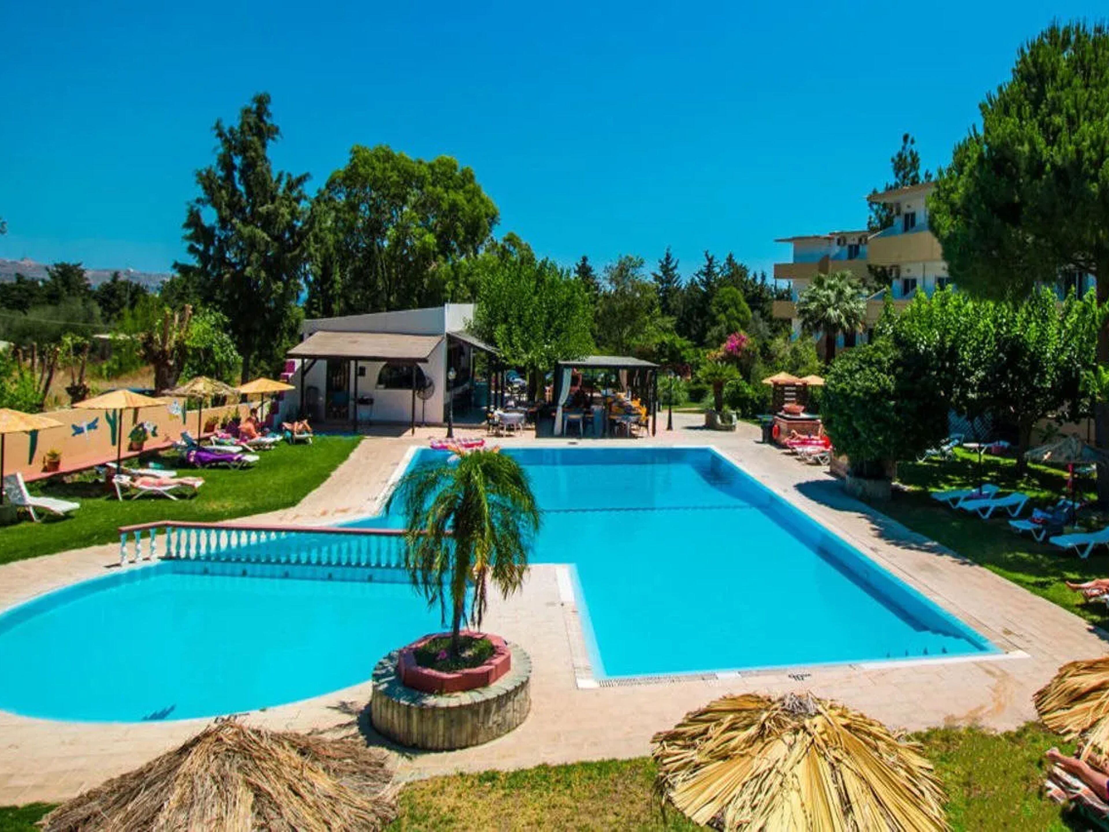 Cabú Hotel