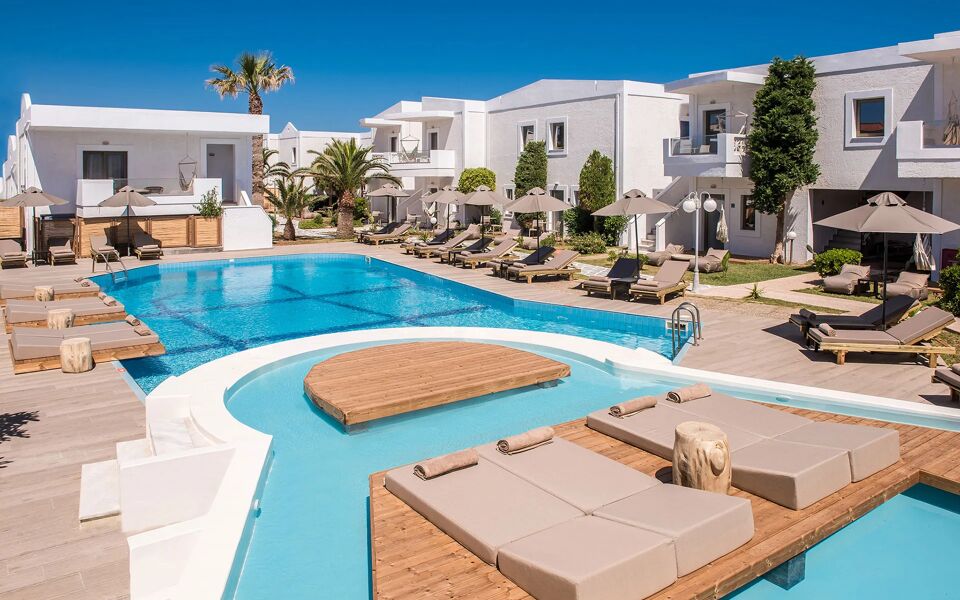 Enorme Maya Beach Resort