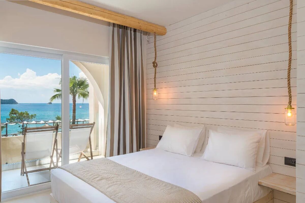 gloria-maris-hotel-suites-and-villa