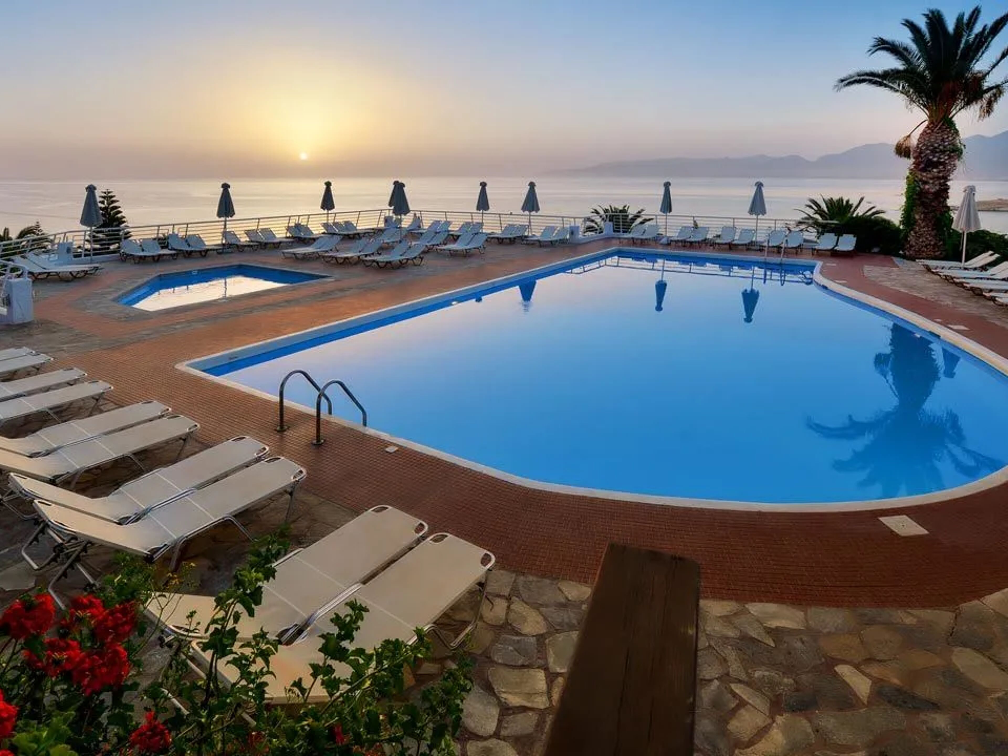 Hersonissos Village Hotel & Bungalows