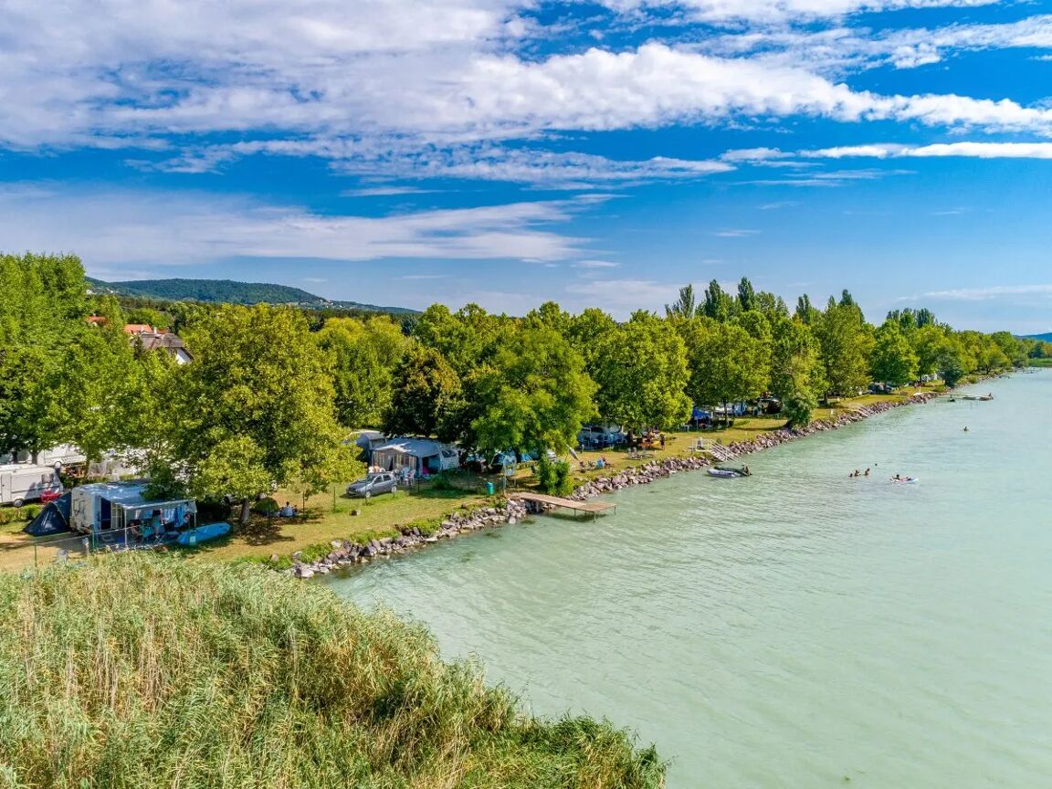 Balatontourist Camping Strand-Holiday