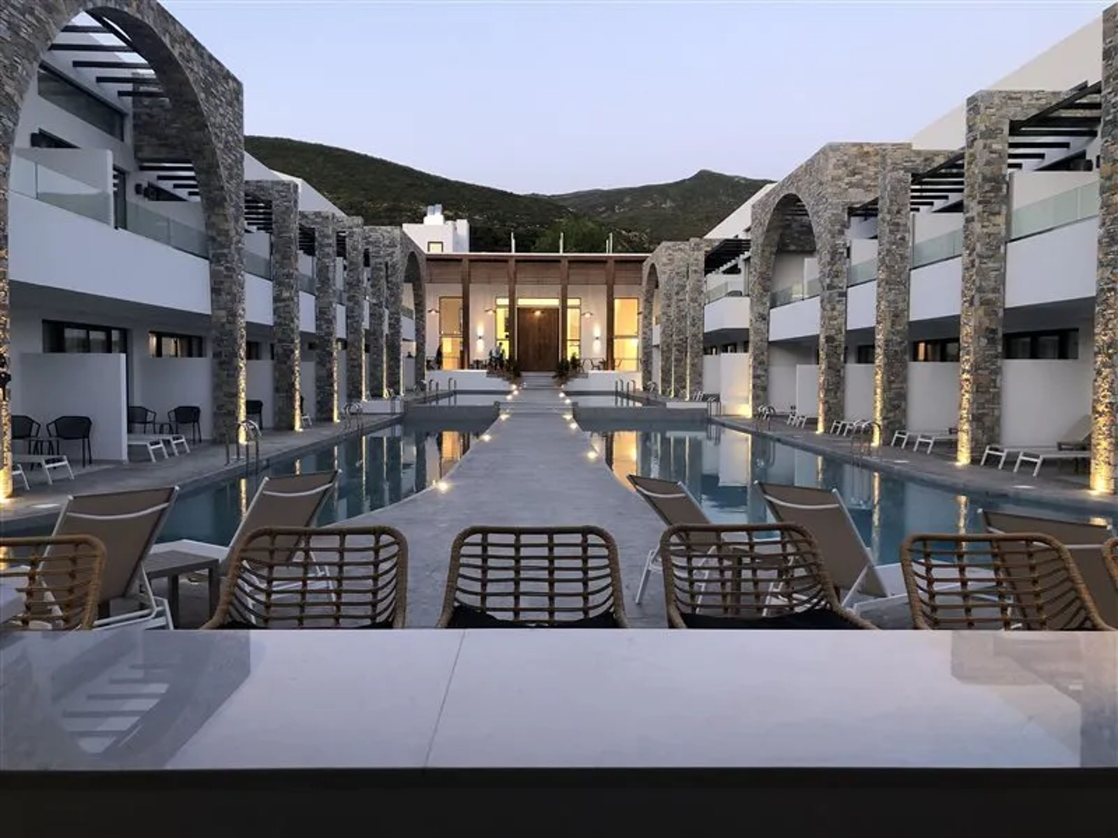 Cavo Suites