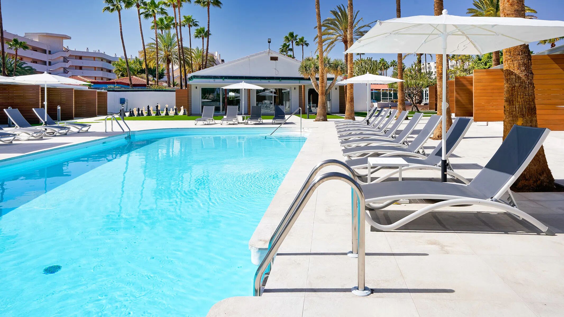 sanom-beach-resort
