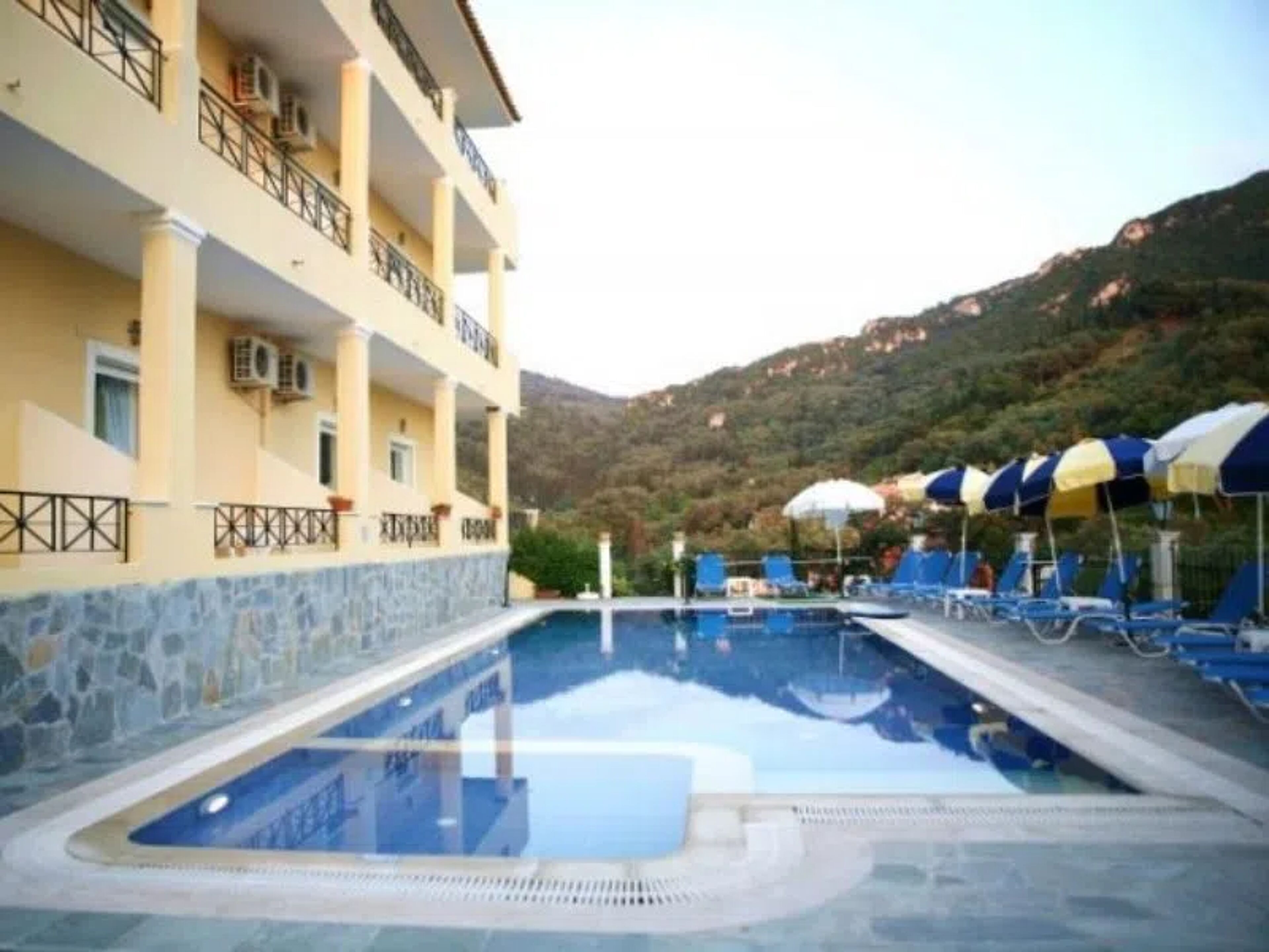 Alonakia Hotel