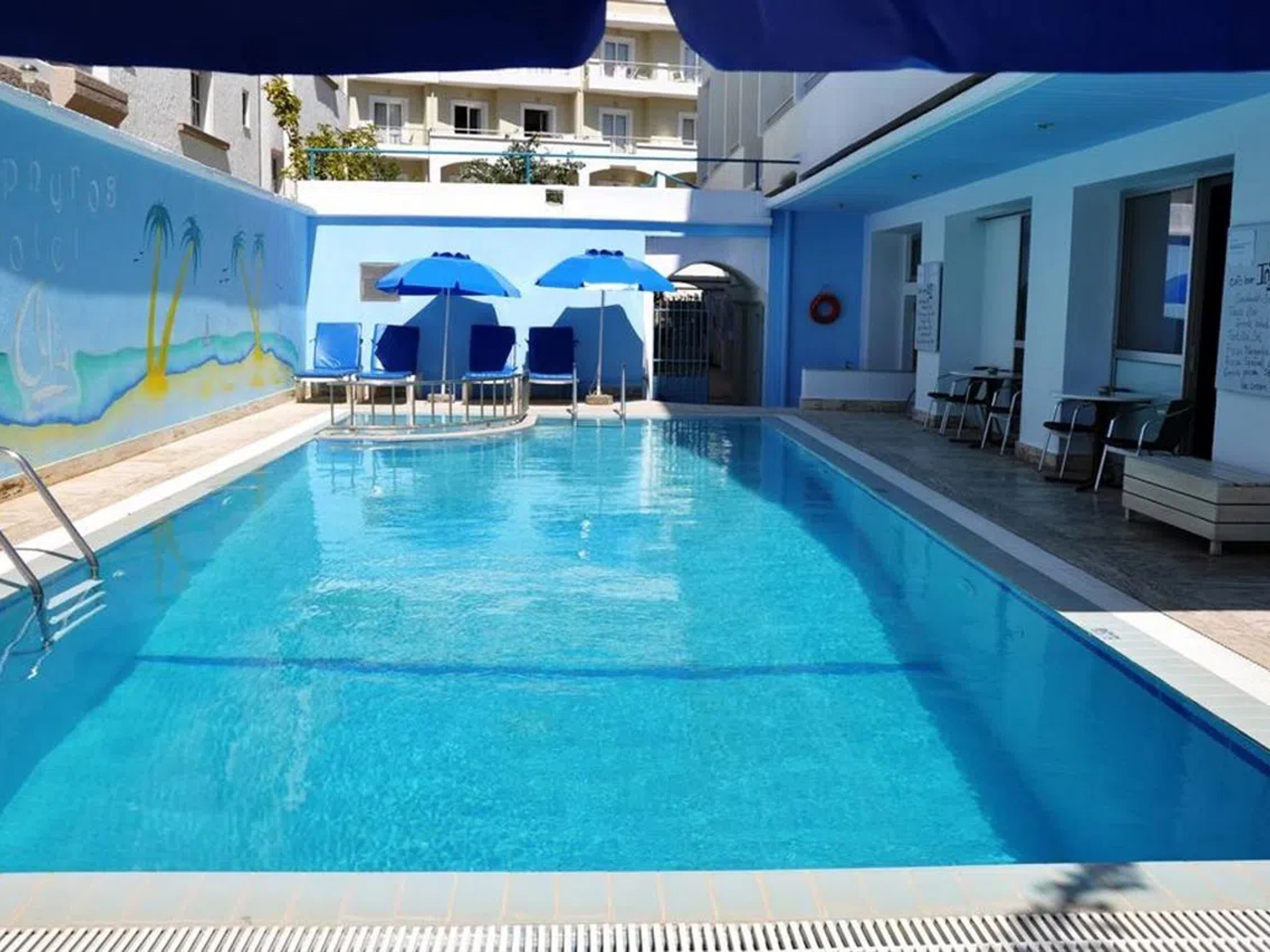 Zephyros Hotel
