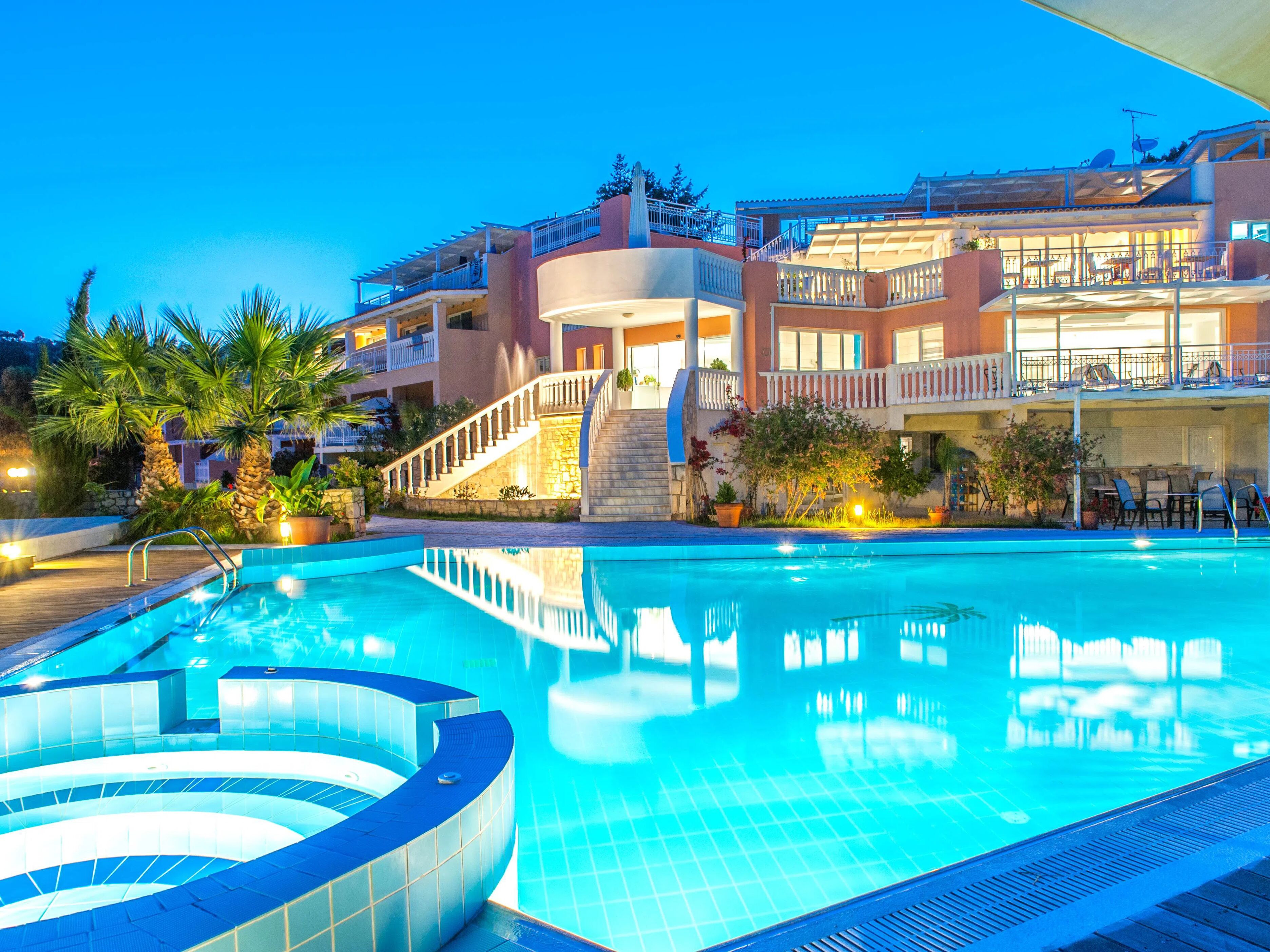 Belvedere Hotel & Luxury Suites