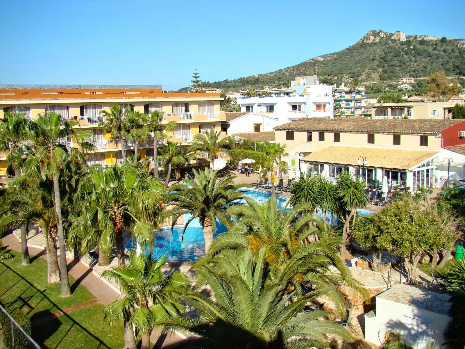 Hotel Exterior 1