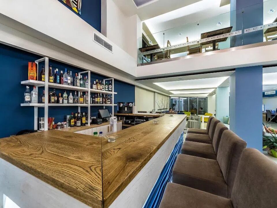 Pollis Hotel