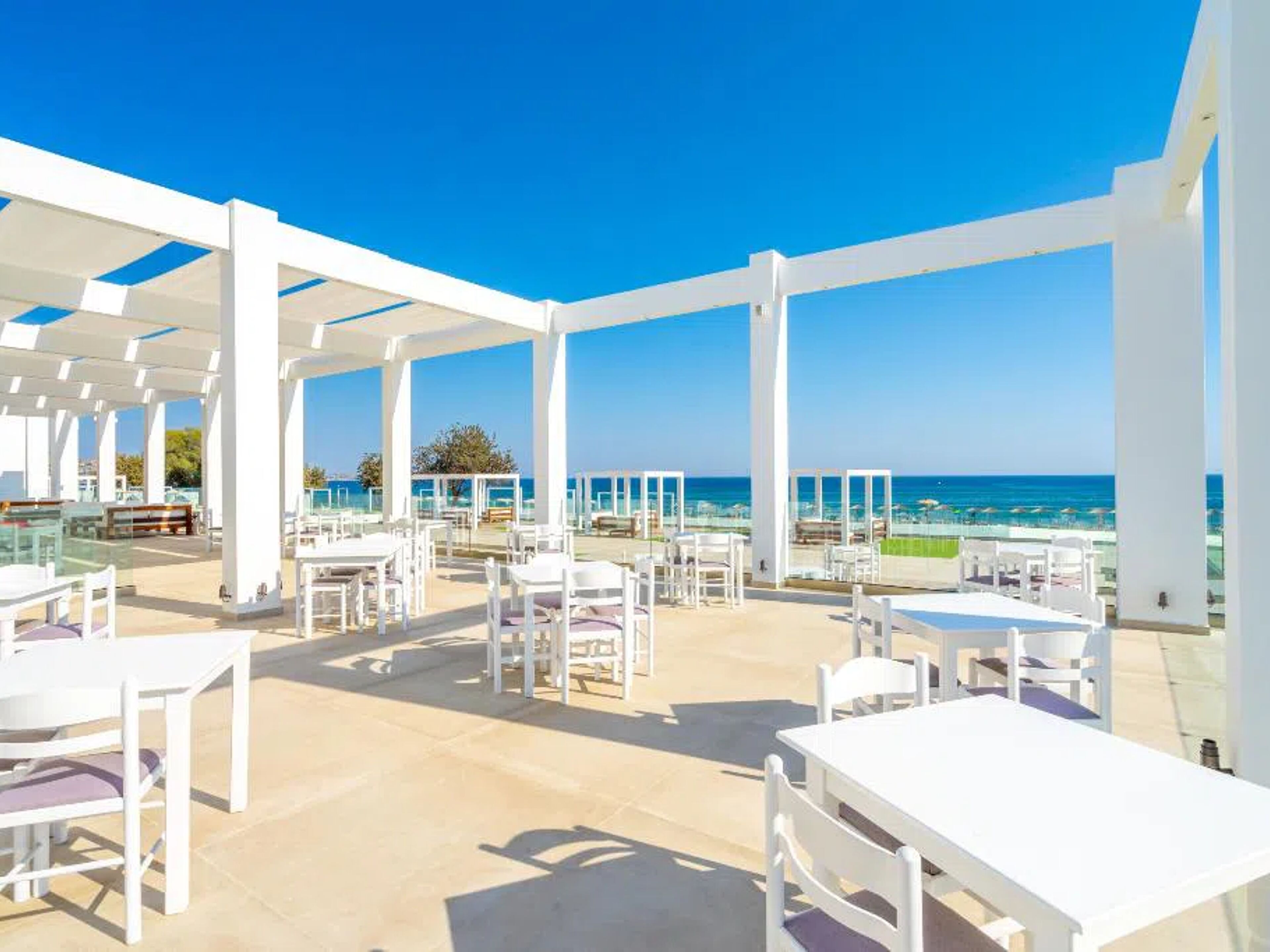 Kamari Beach Hotel