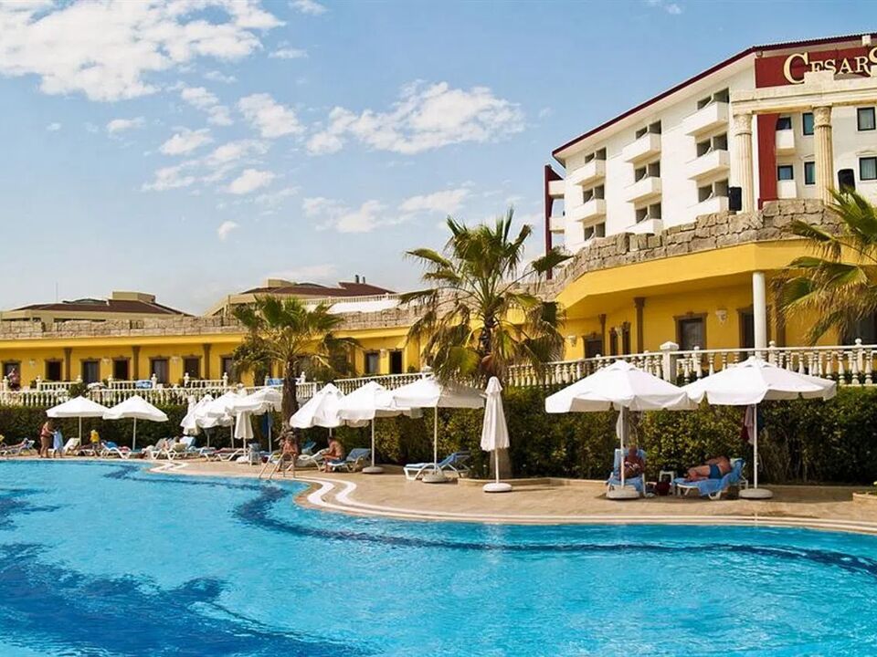 Cesars Resort Side